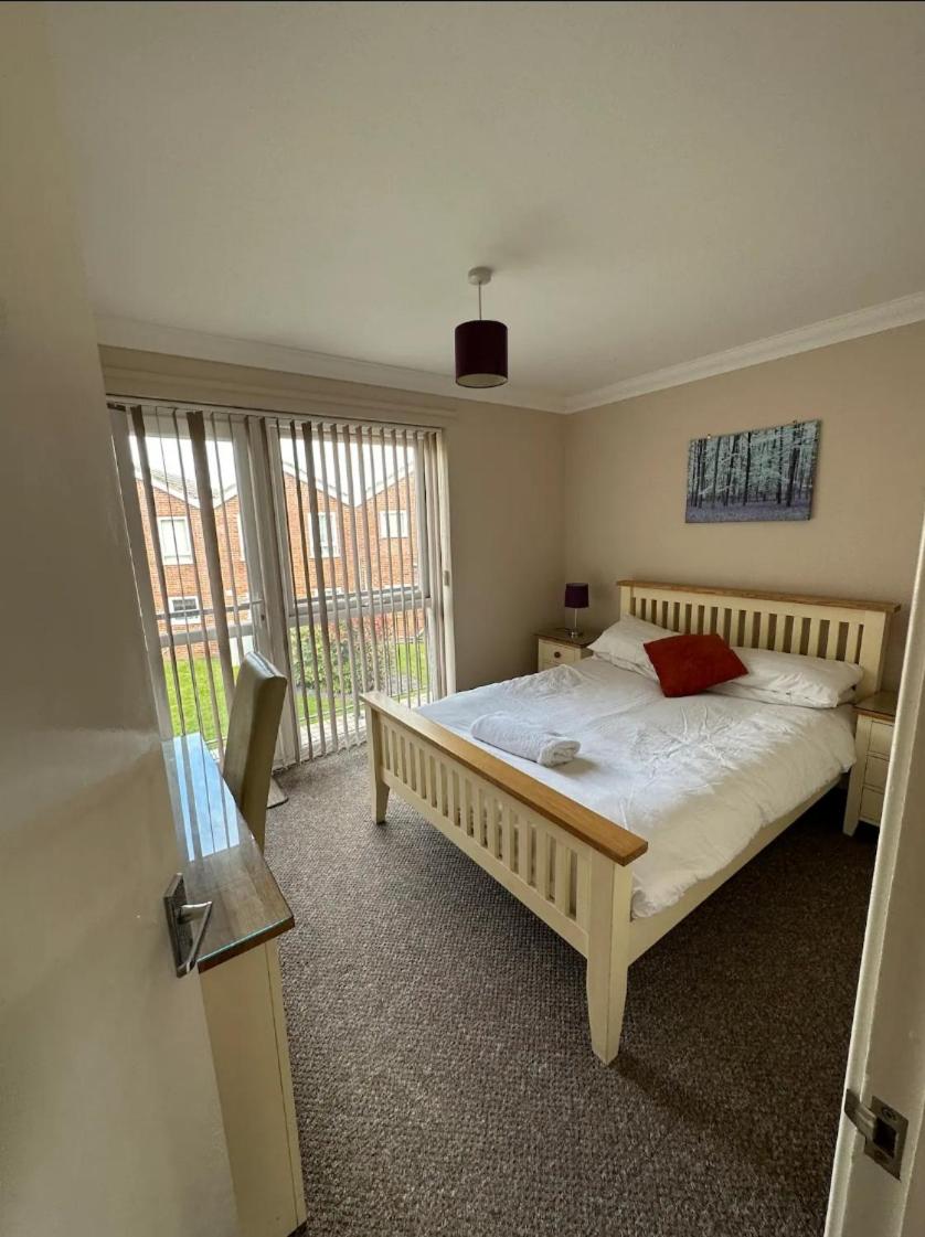 Three-Bedroom House photo 3