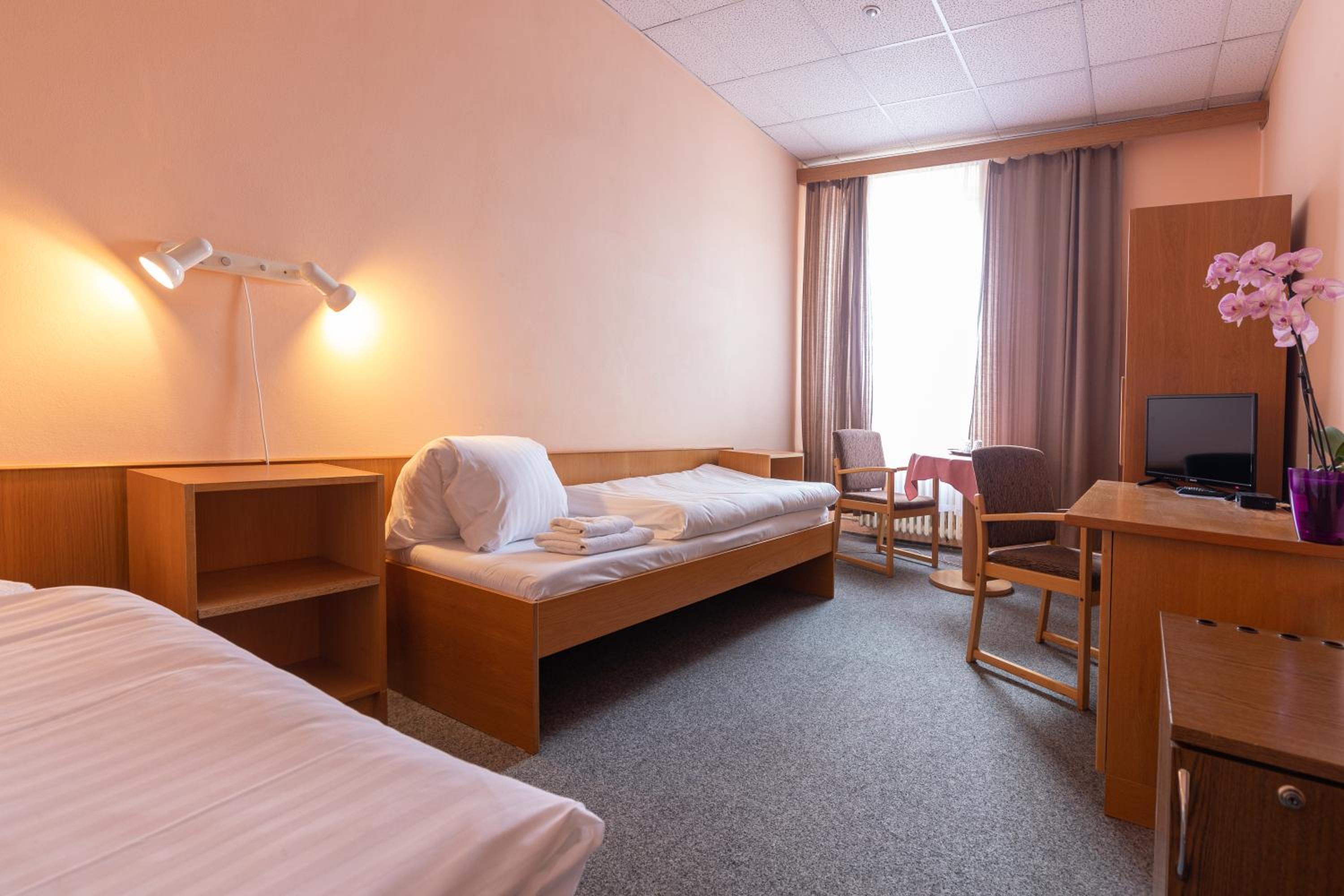 Double or Twin Room photo 2