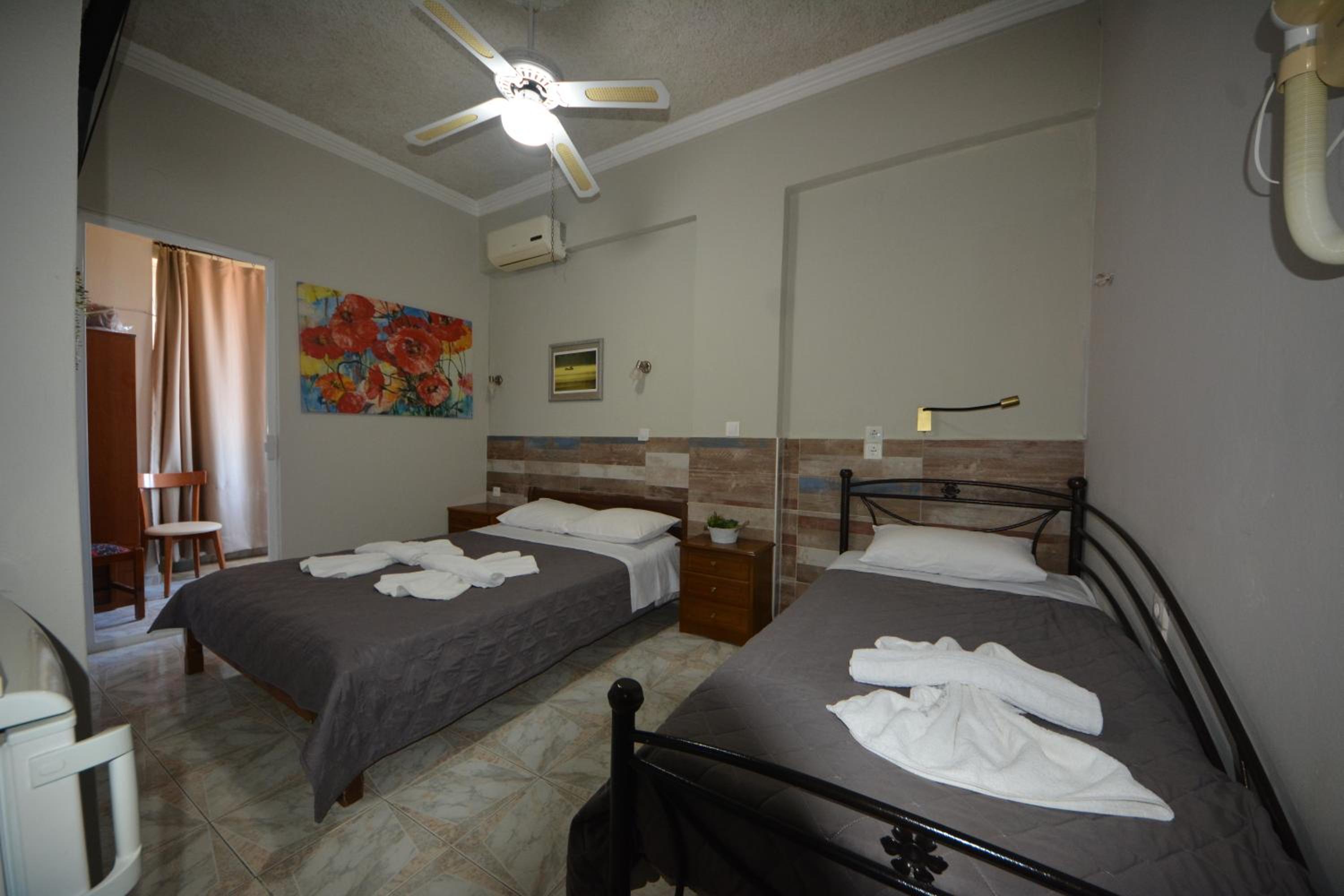 Double or Twin Room - Photo 11