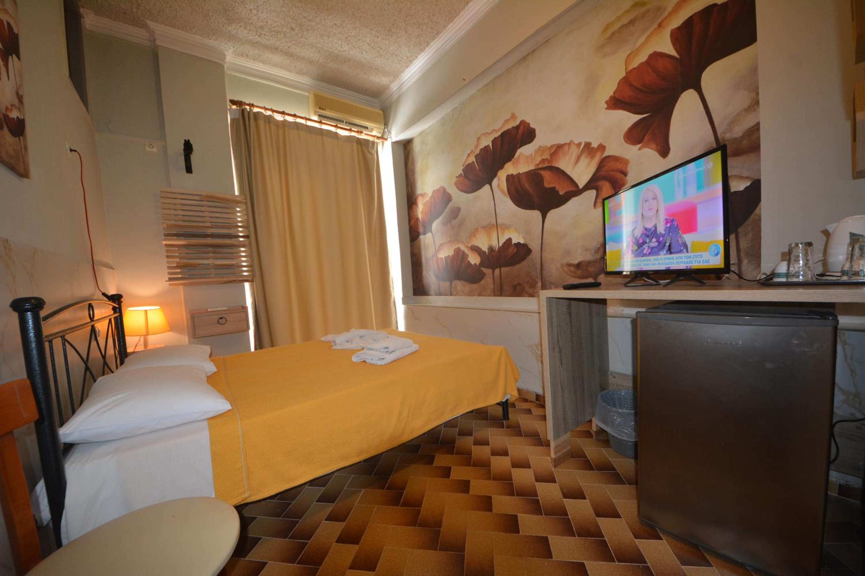 Double or Twin Room - Photo 13