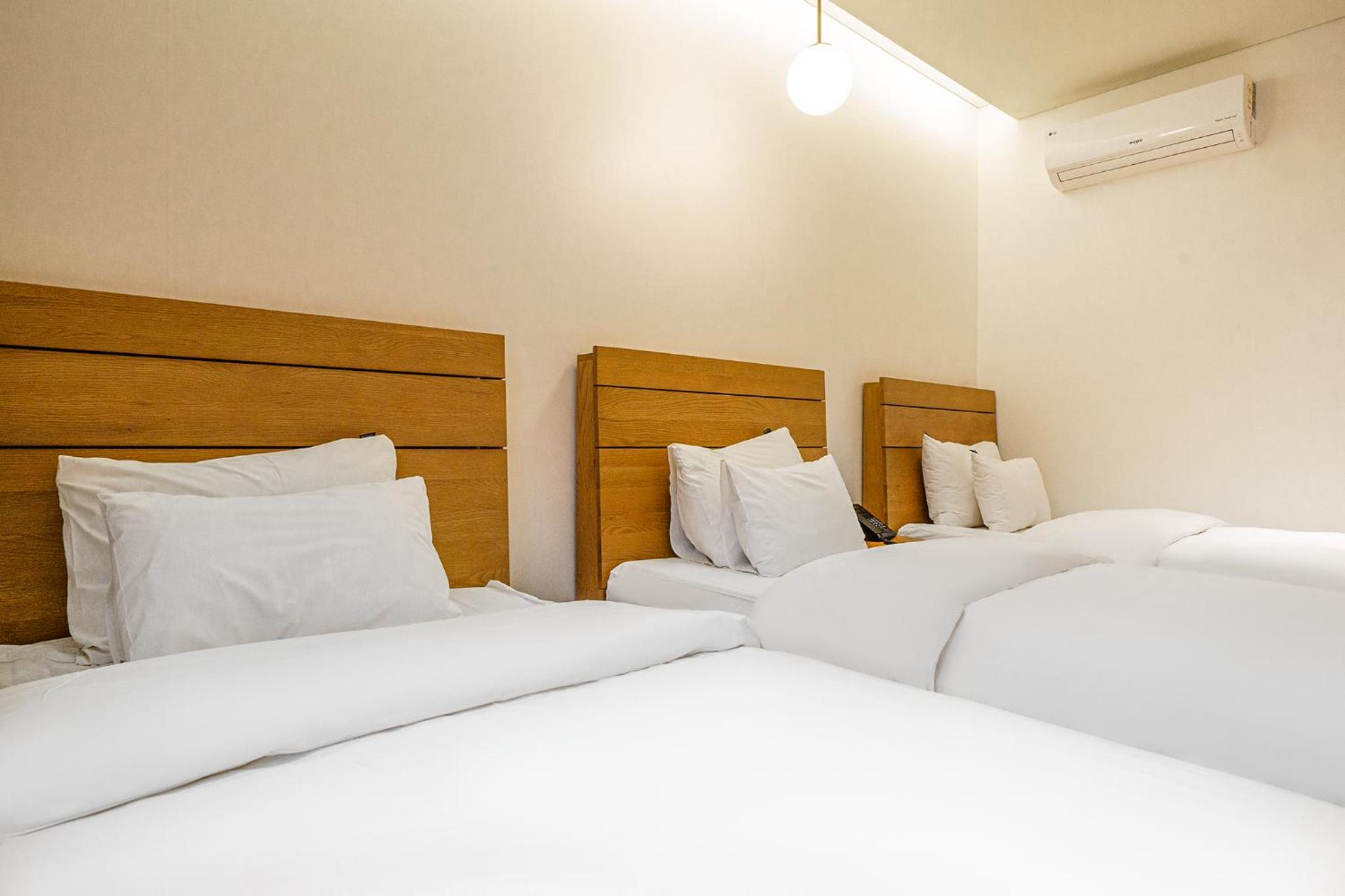 Deluxe Triple Room photo 3