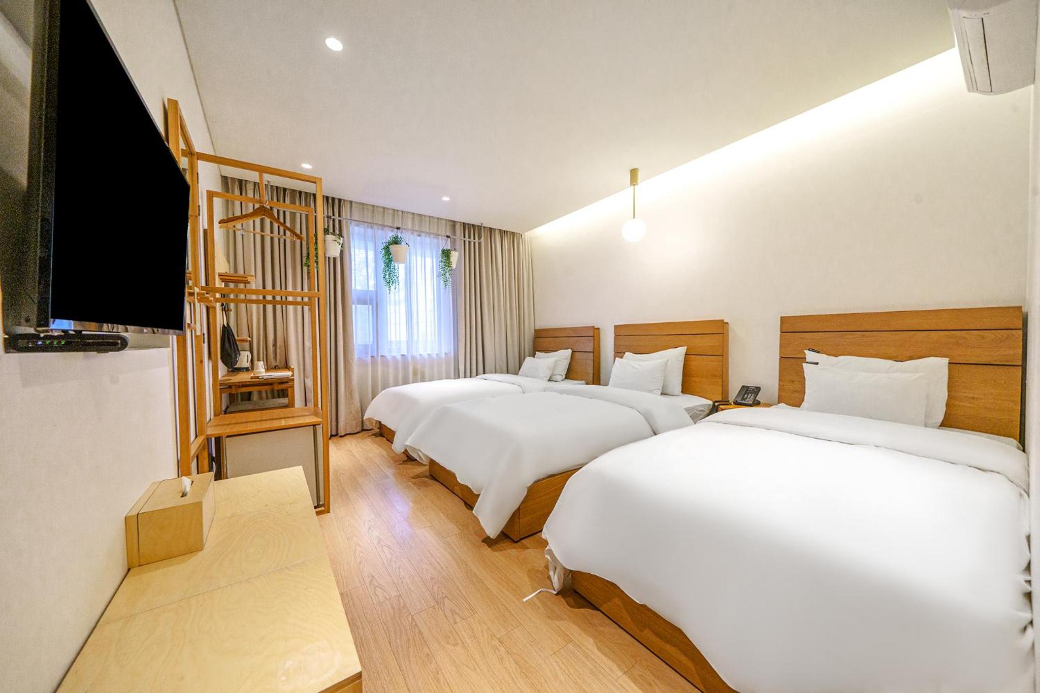 Deluxe Triple Room photo 1