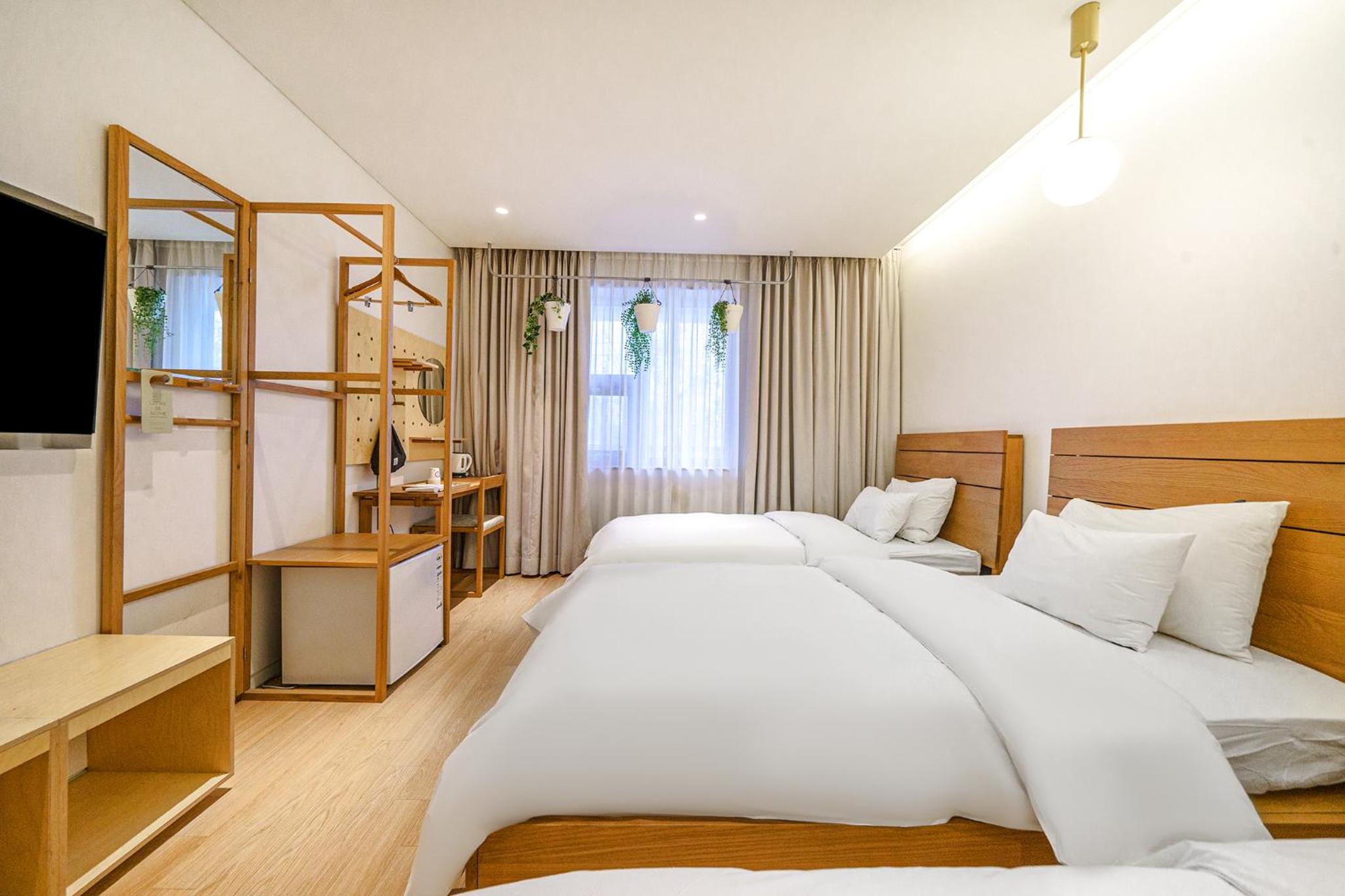 Deluxe Triple Room photo 3