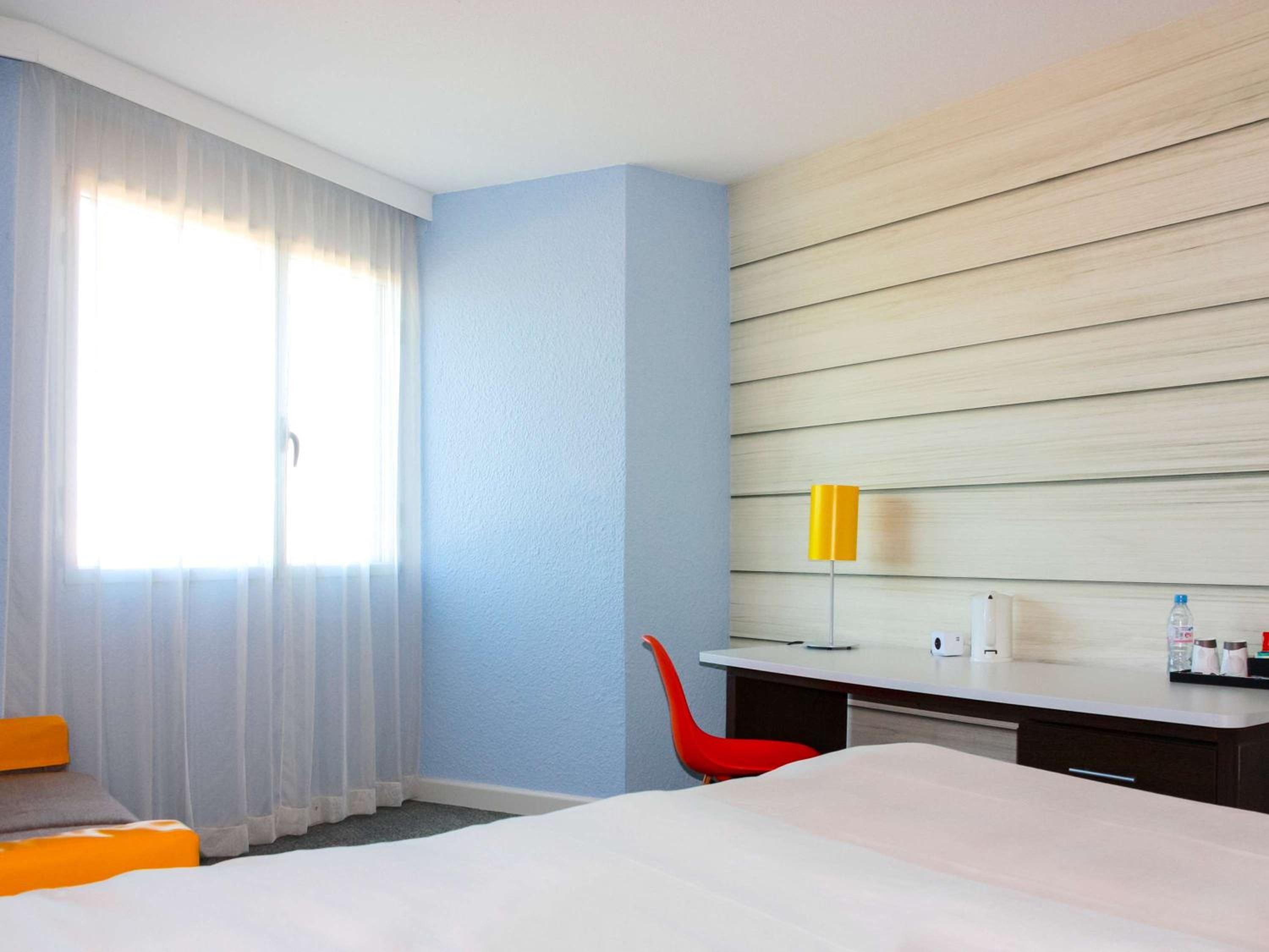 Standard Double Room with Sofa - Photo 11