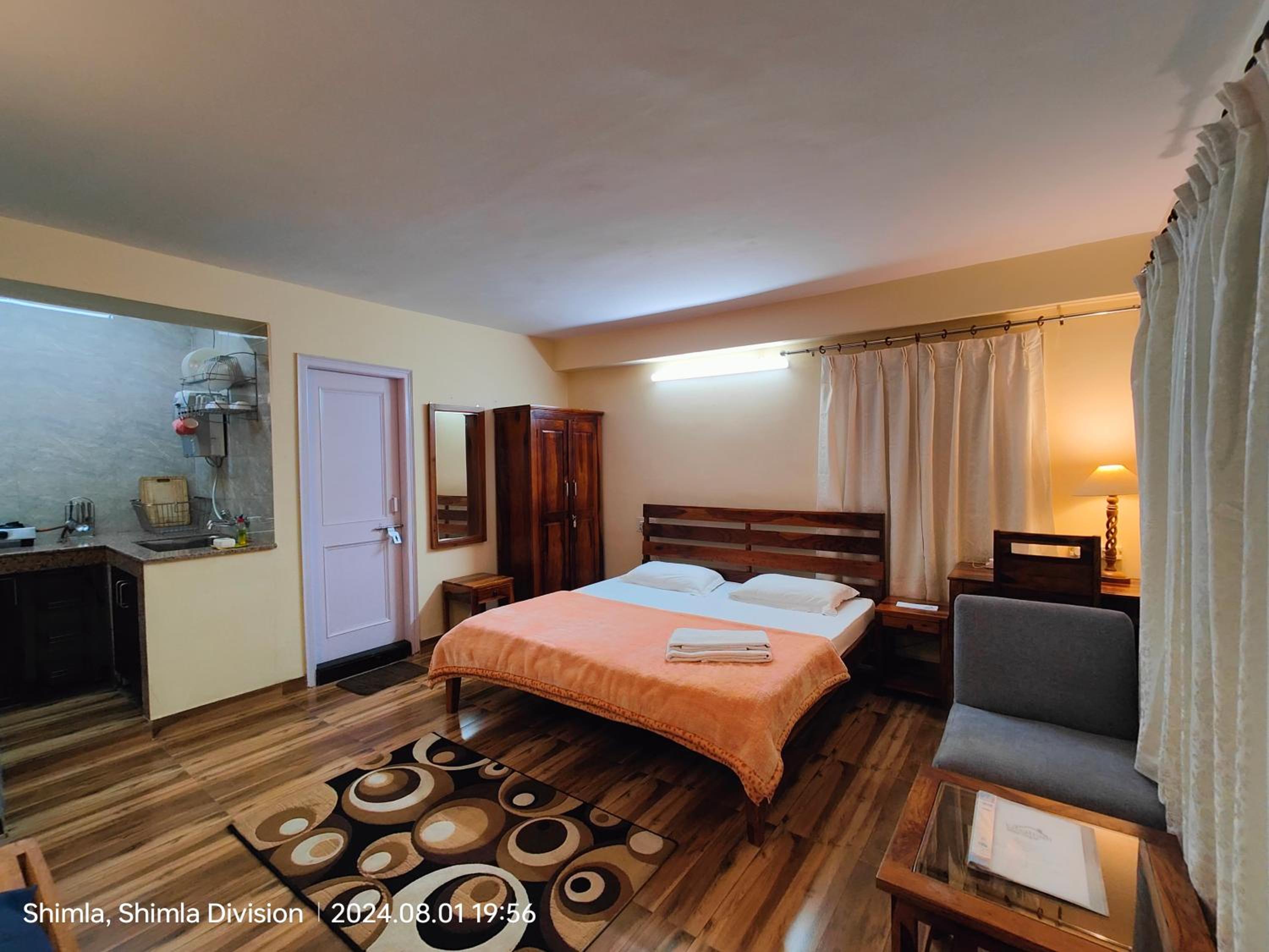 Studio Apartment photo 3