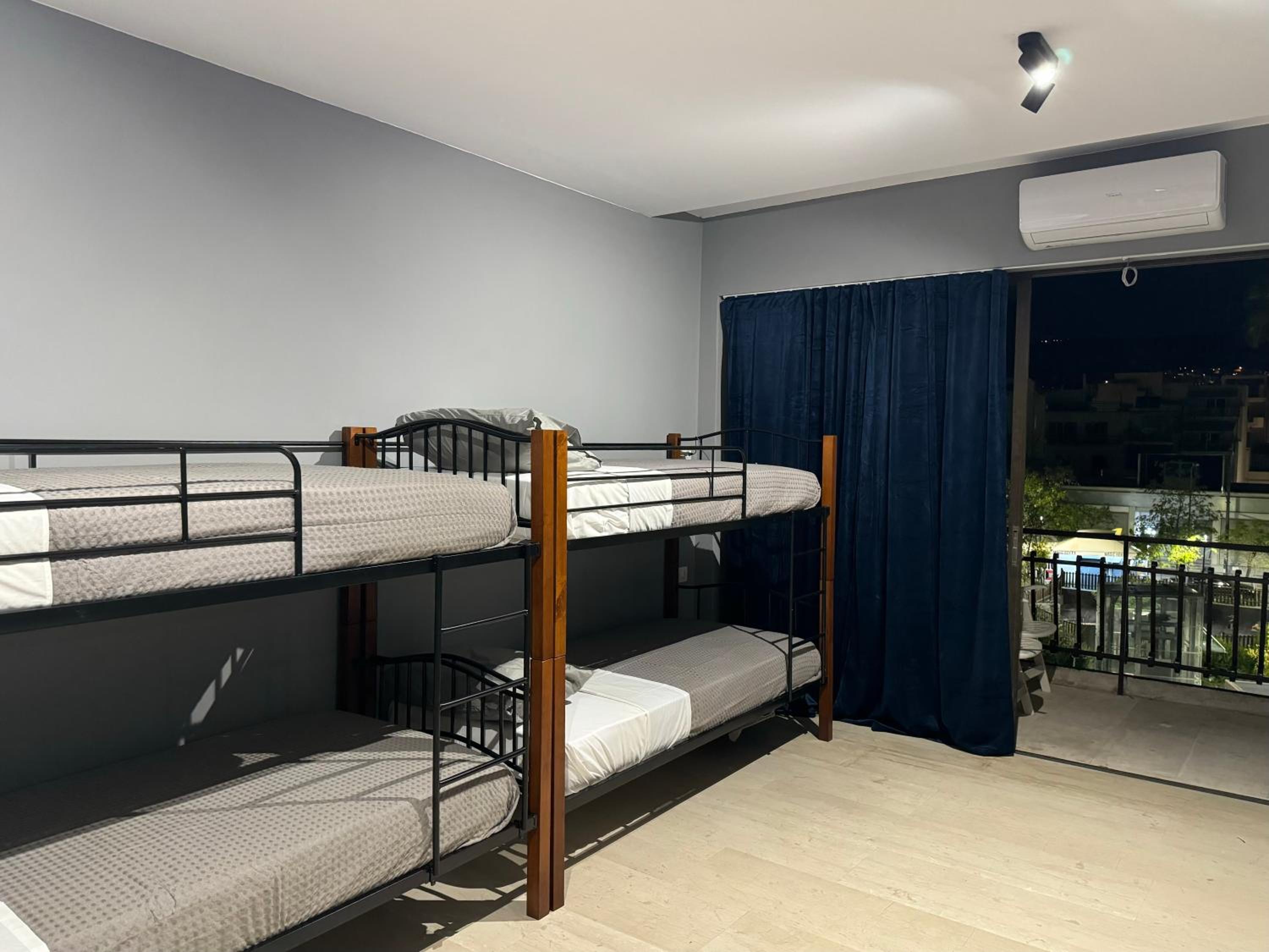Bed In 8-Bed Mixed Dormitory Room photo 1