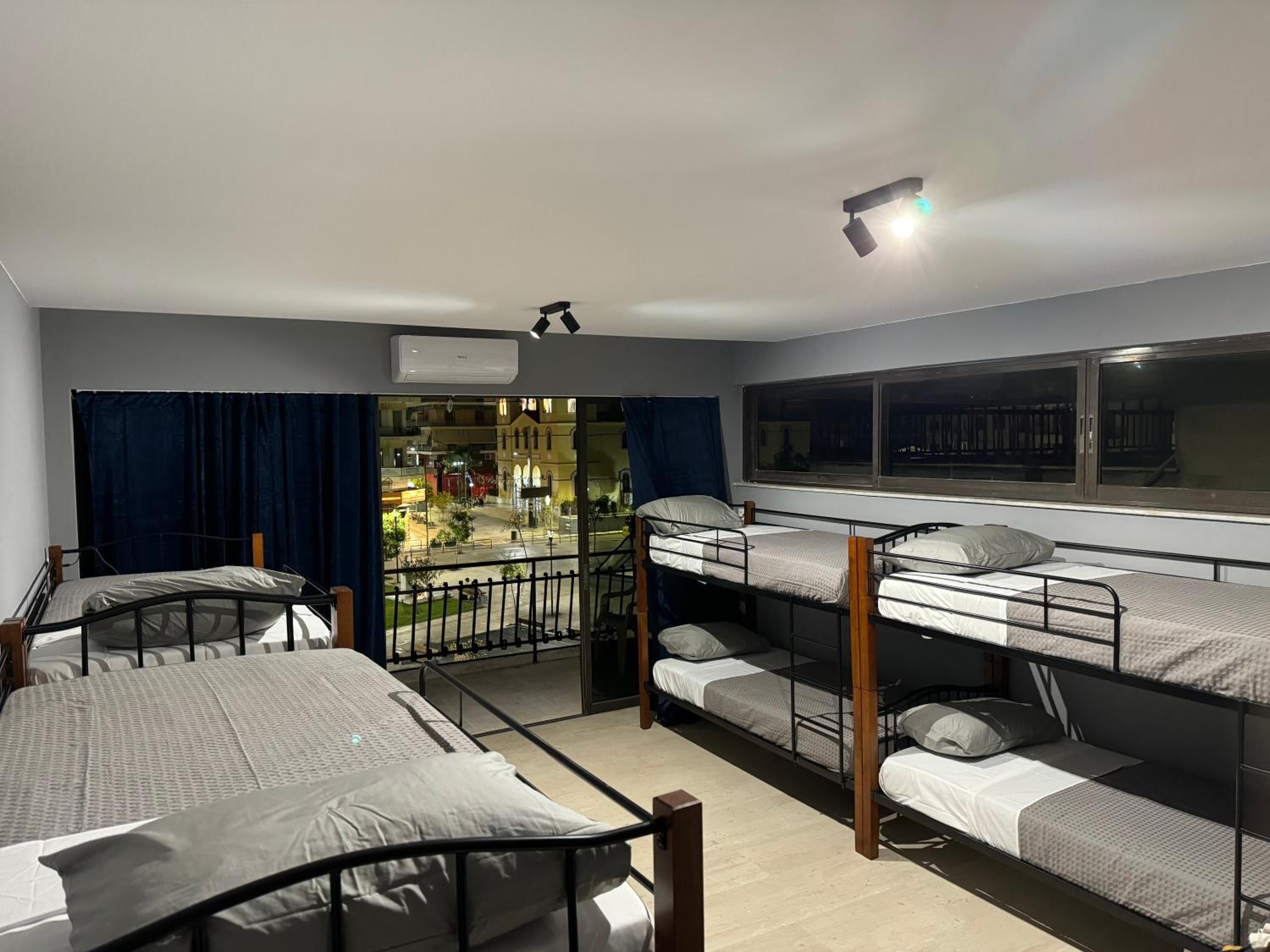 Bed In 8-Bed Mixed Dormitory Room photo 2