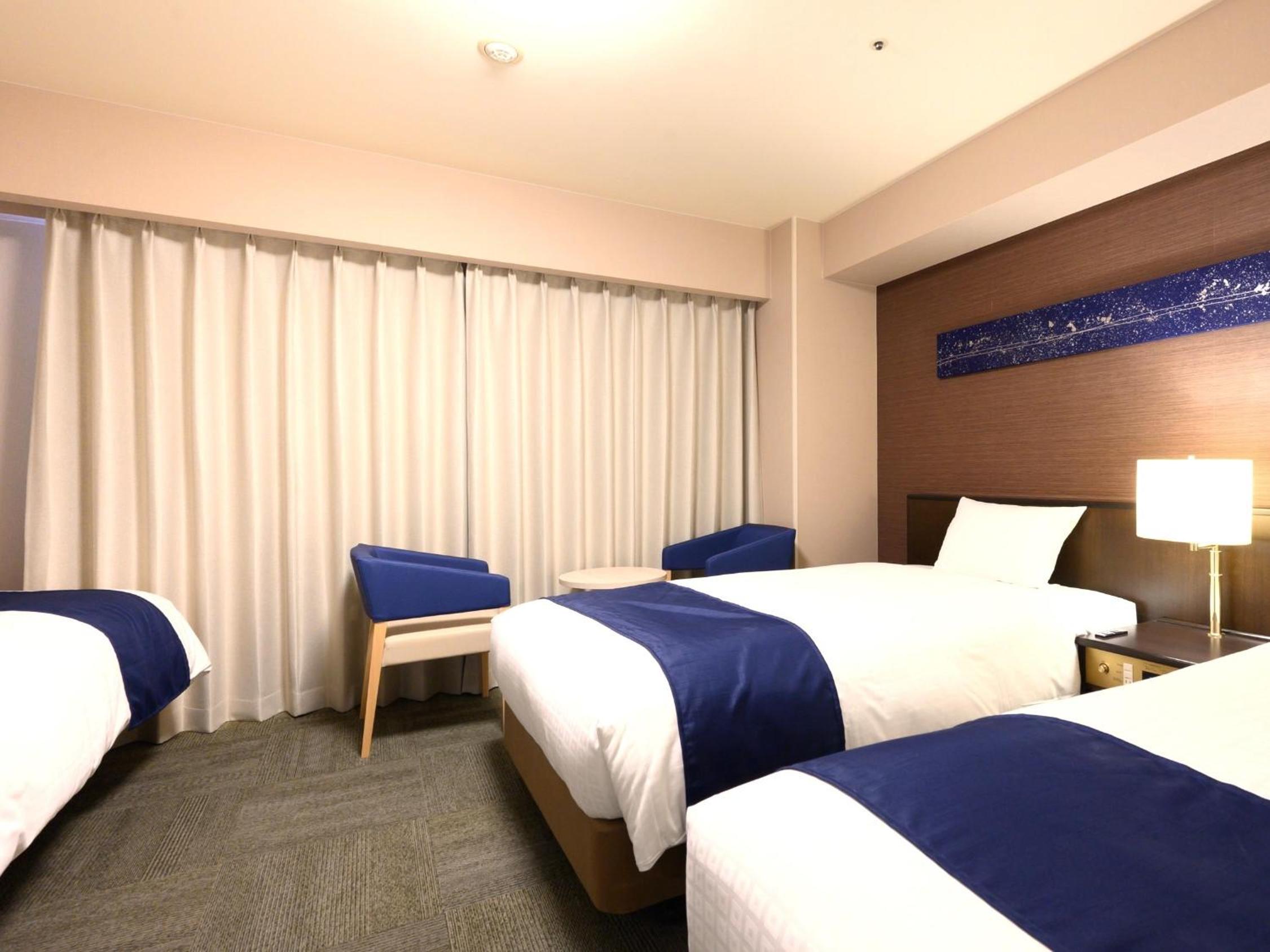 Triple Room -Non-Smoking - Photo 7