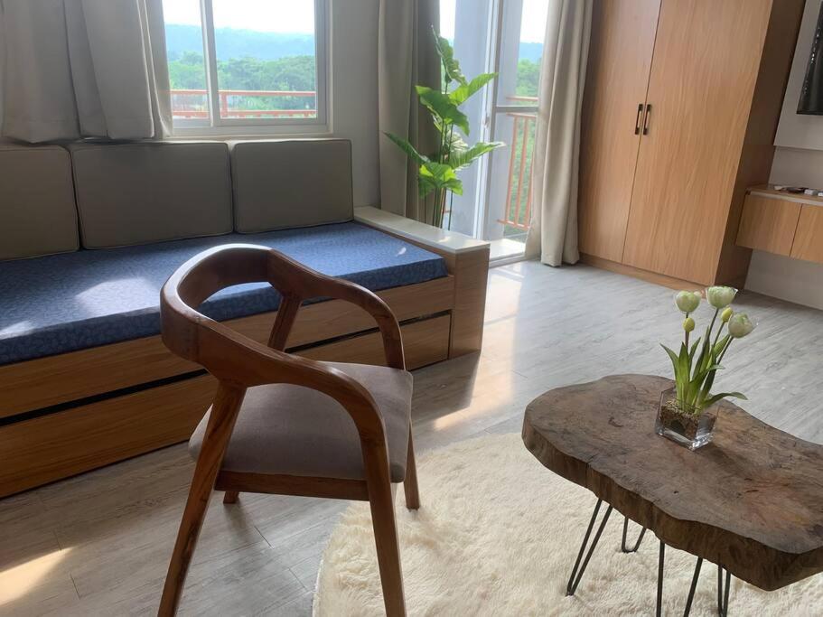 Studio Apartment with Balcony photo 1