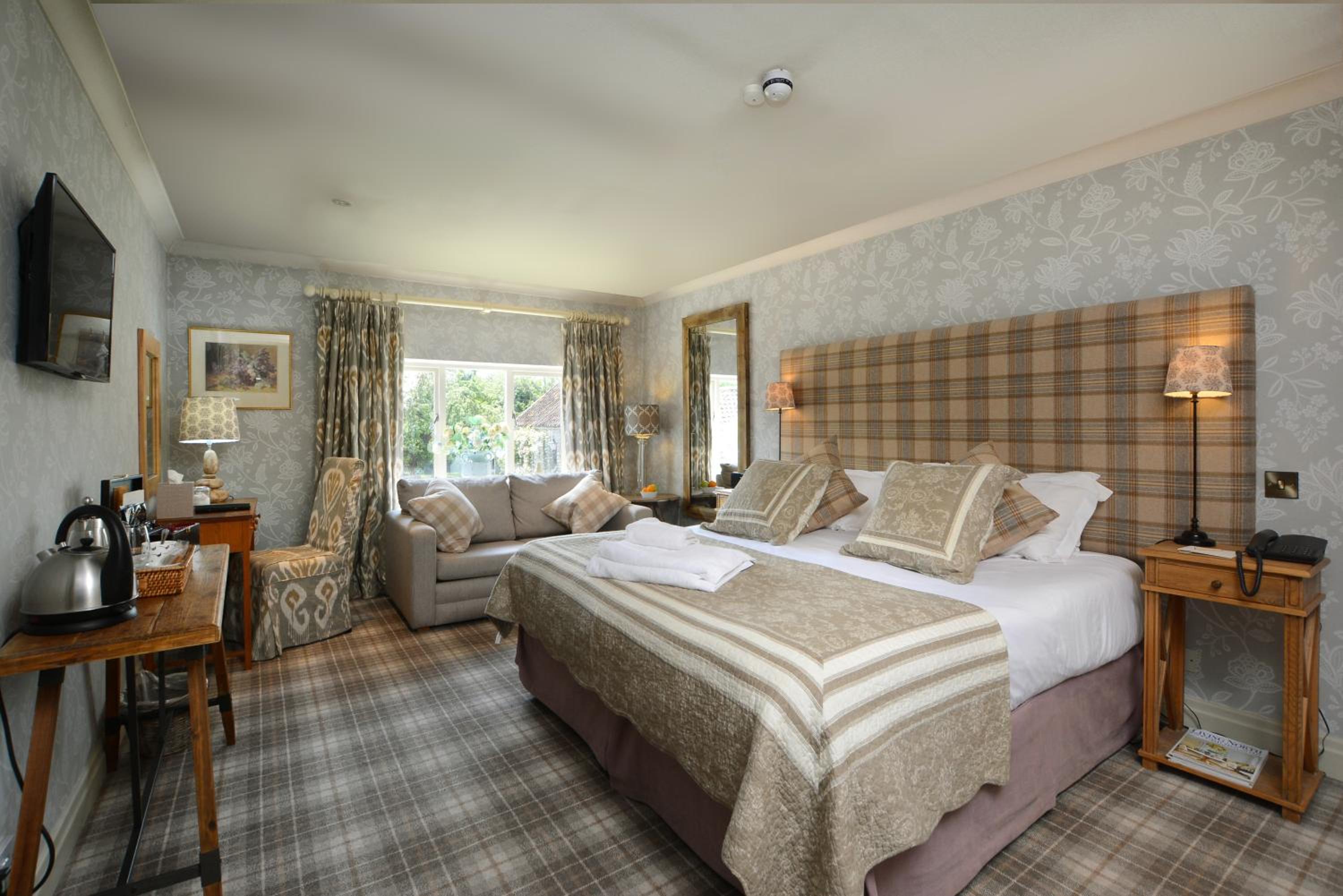 Deluxe Double or Twin Room photo 2