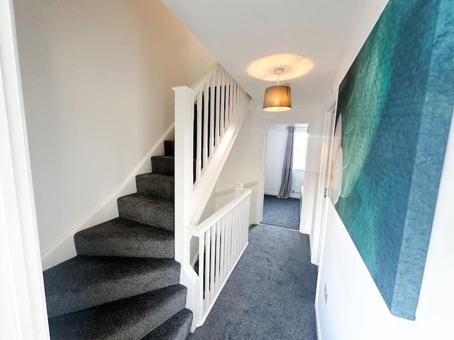 Three-Bedroom House photo 2