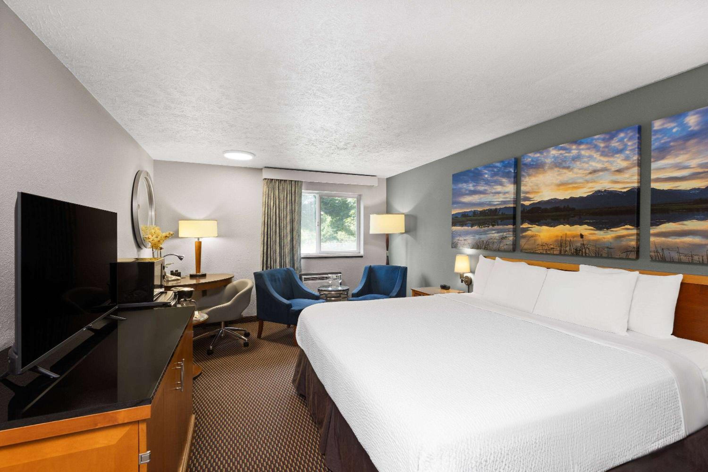 Superior King Room - Non-Smoking - Photo 1