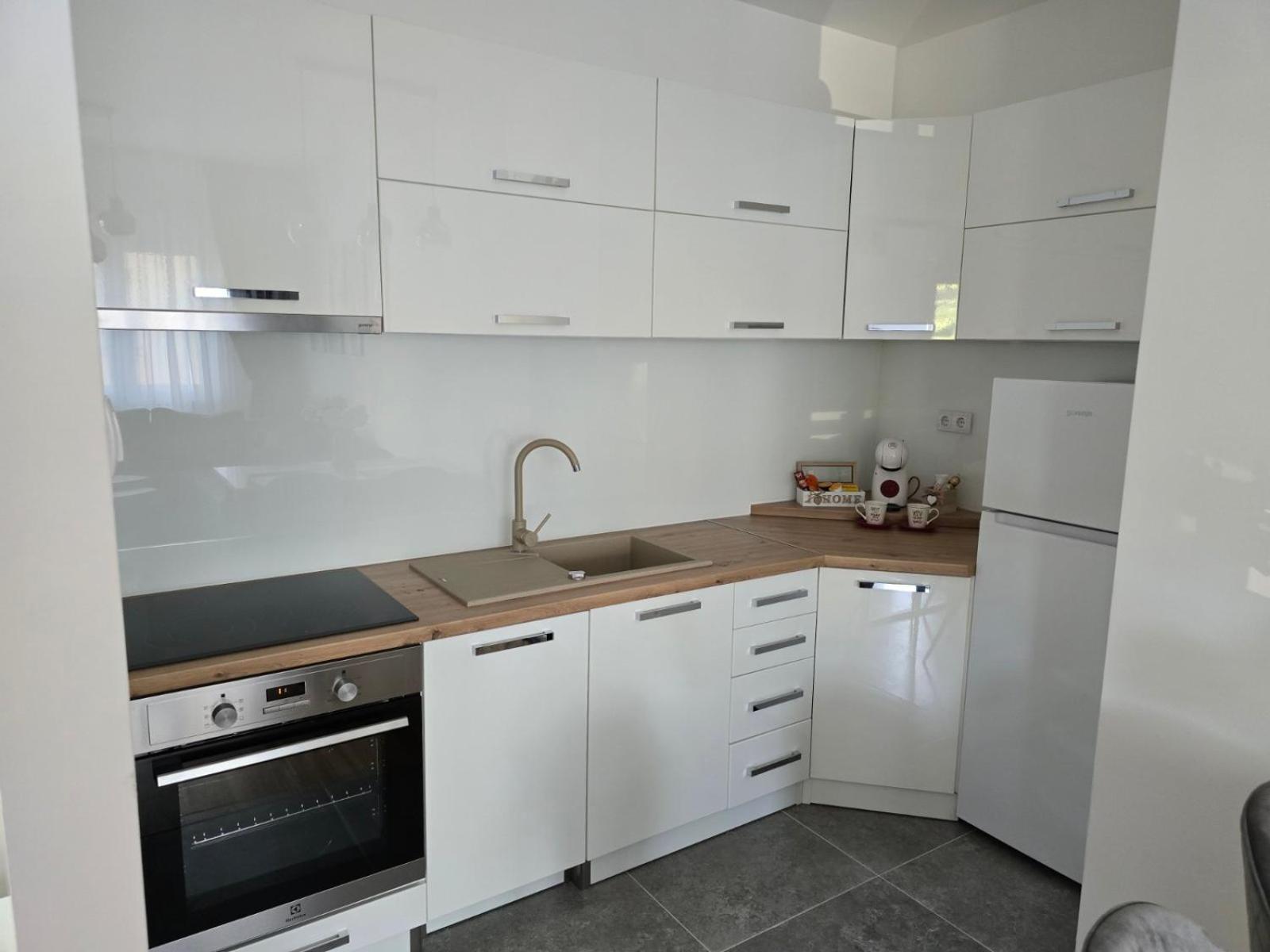 Superior One-Bedroom Apartment photo 2
