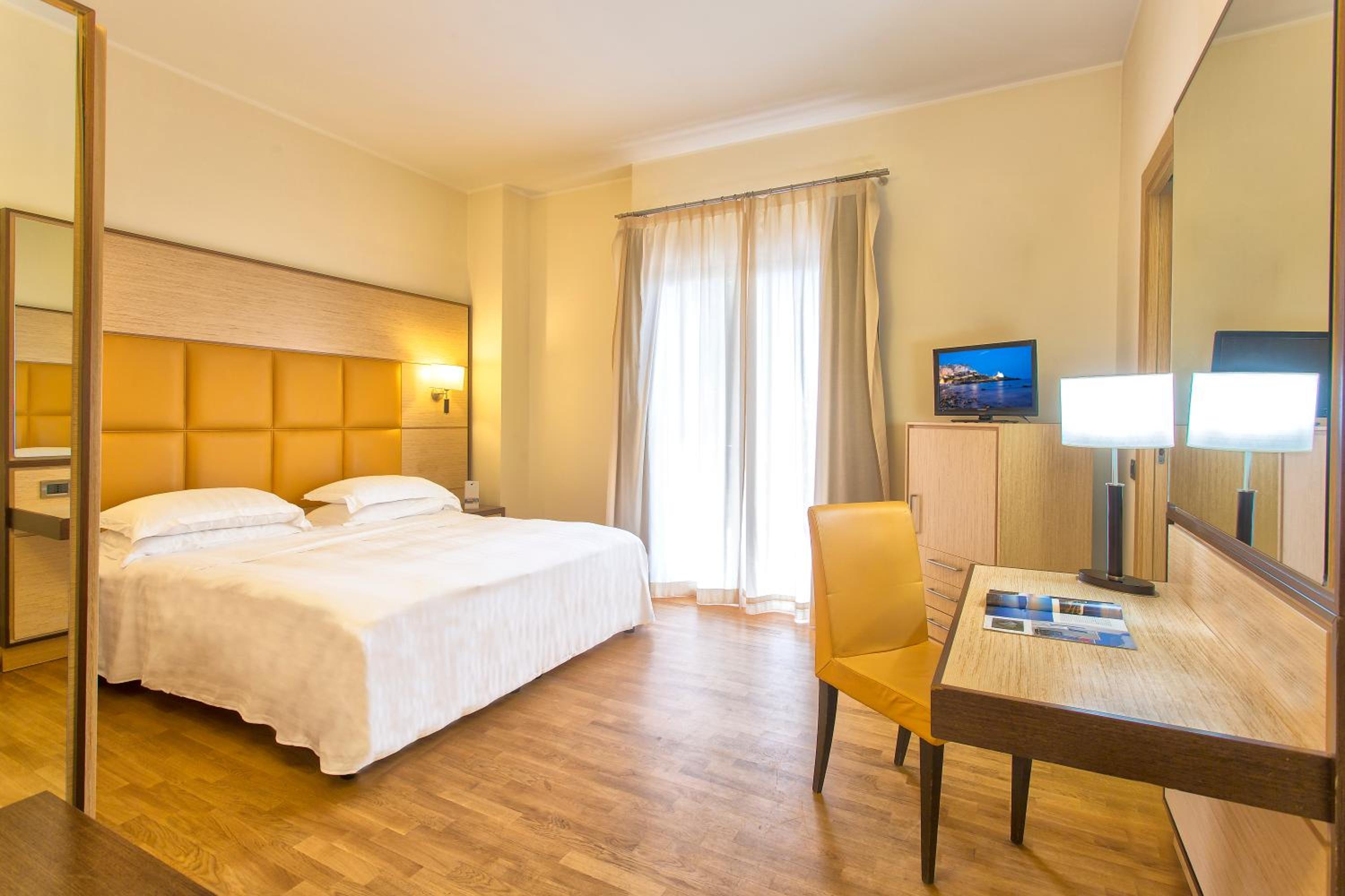 Standard Double Room - Photo 1