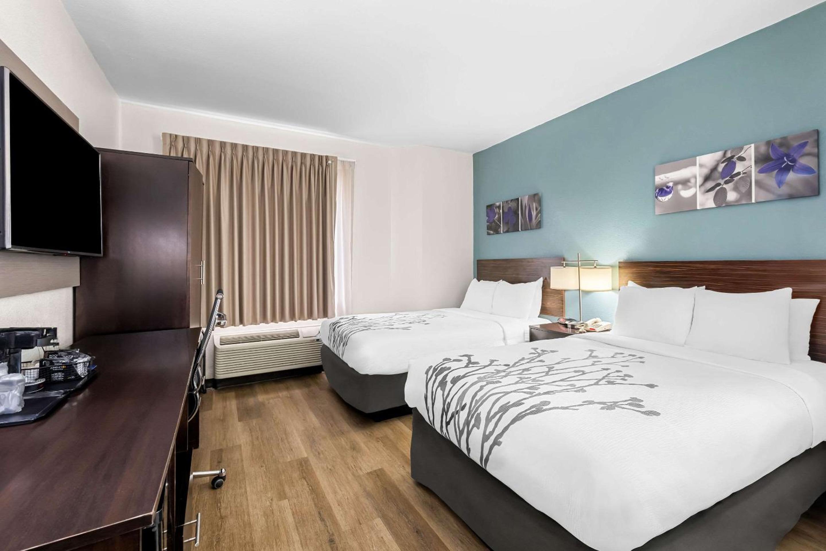 Double Room with Two Double Beds - Non-Smoking photo 1