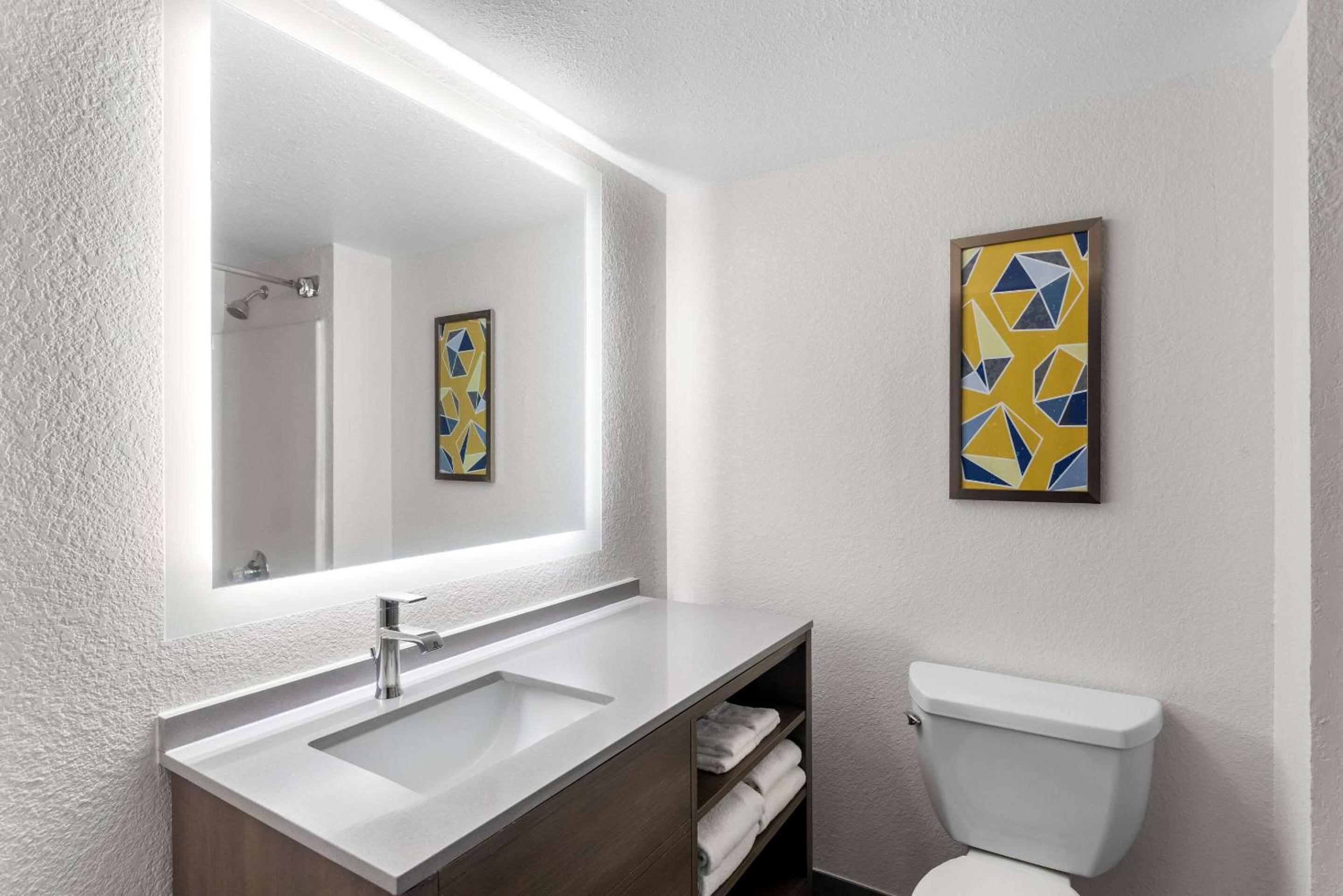 King Suite - Photo 5
