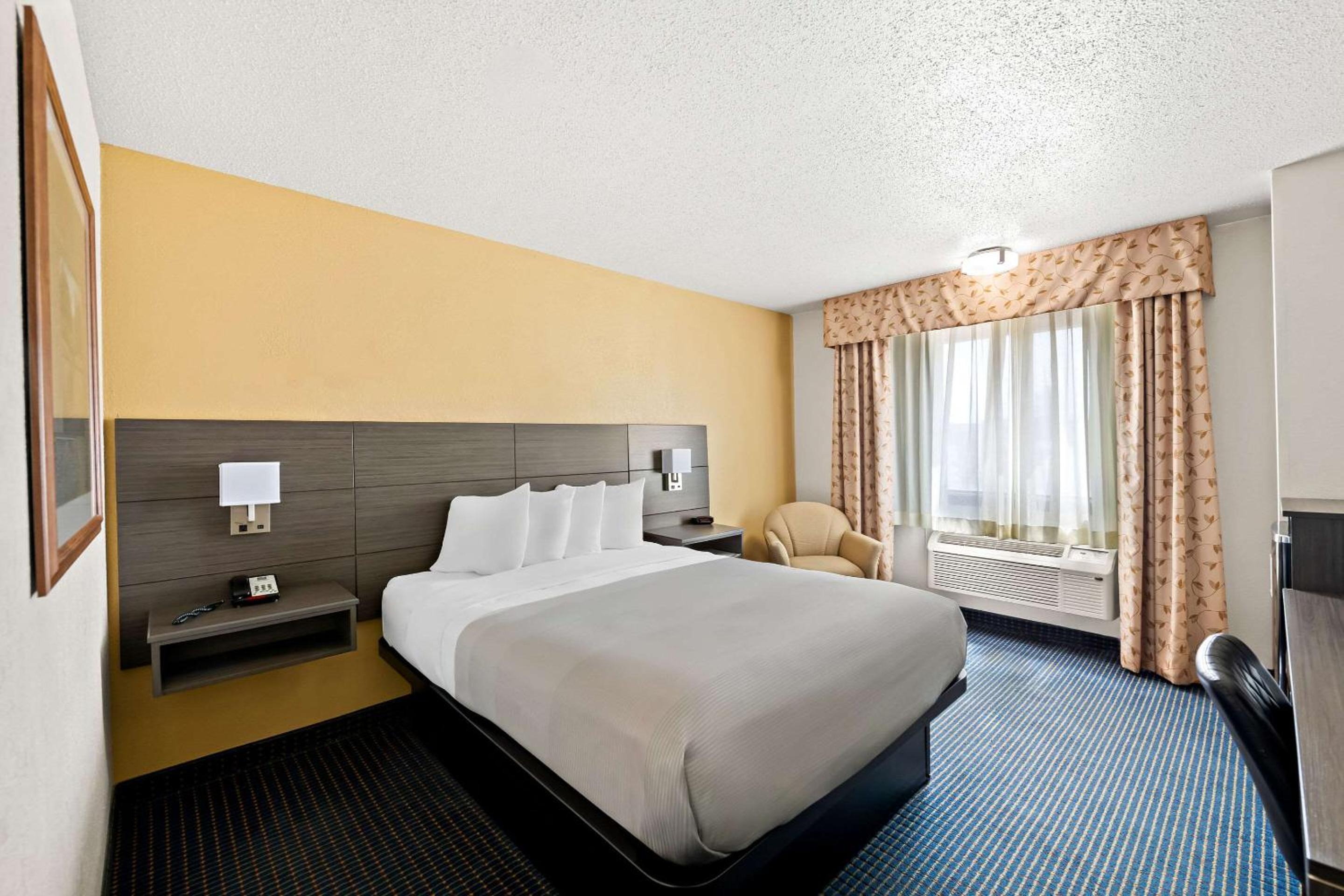 Standard Queen Room - Non-Smoking - Photo 1