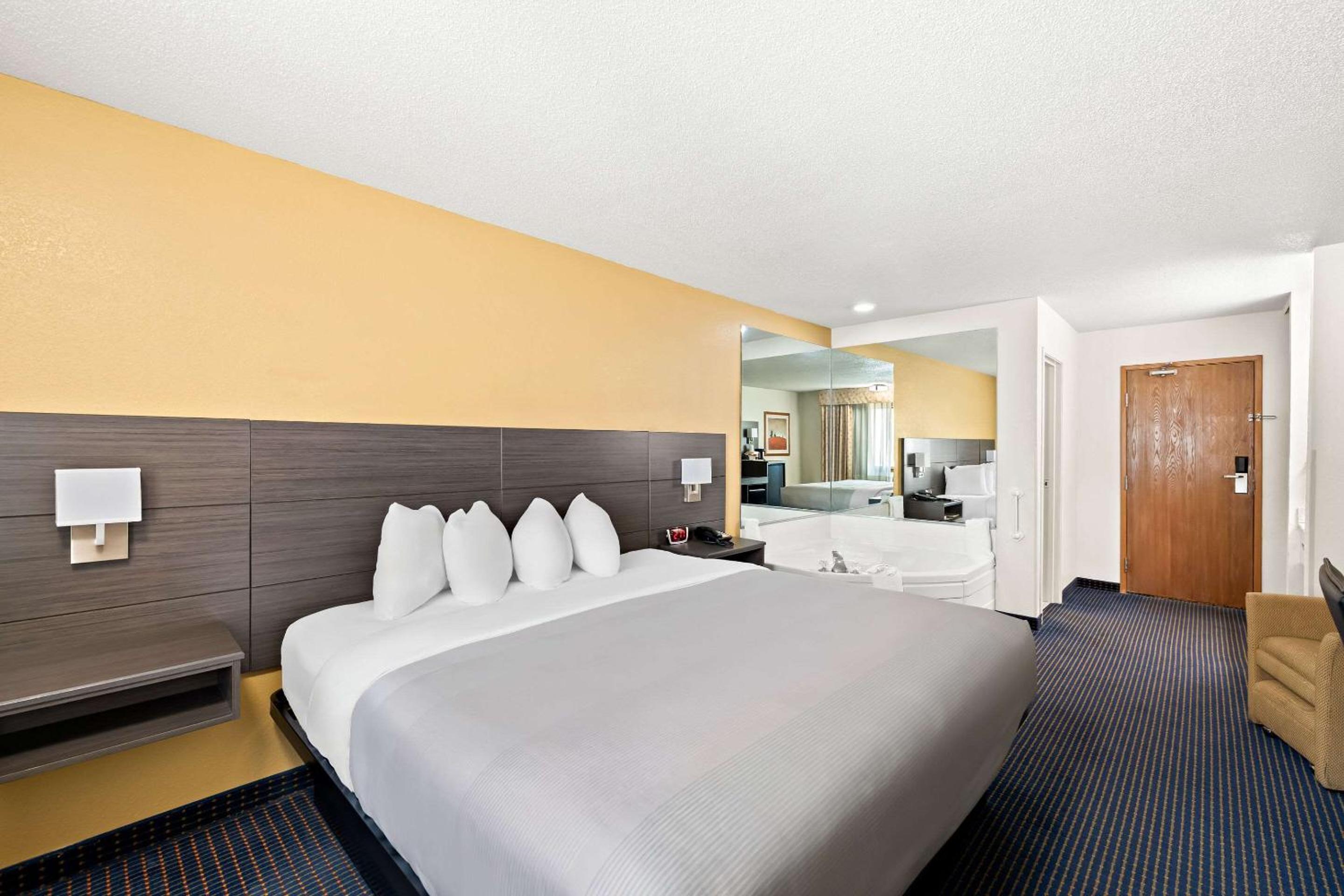 King Room with Whirlpool - Non-smoking - Photo 3