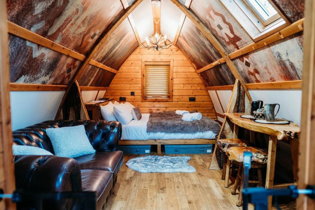 One-Bedroom House photo 1