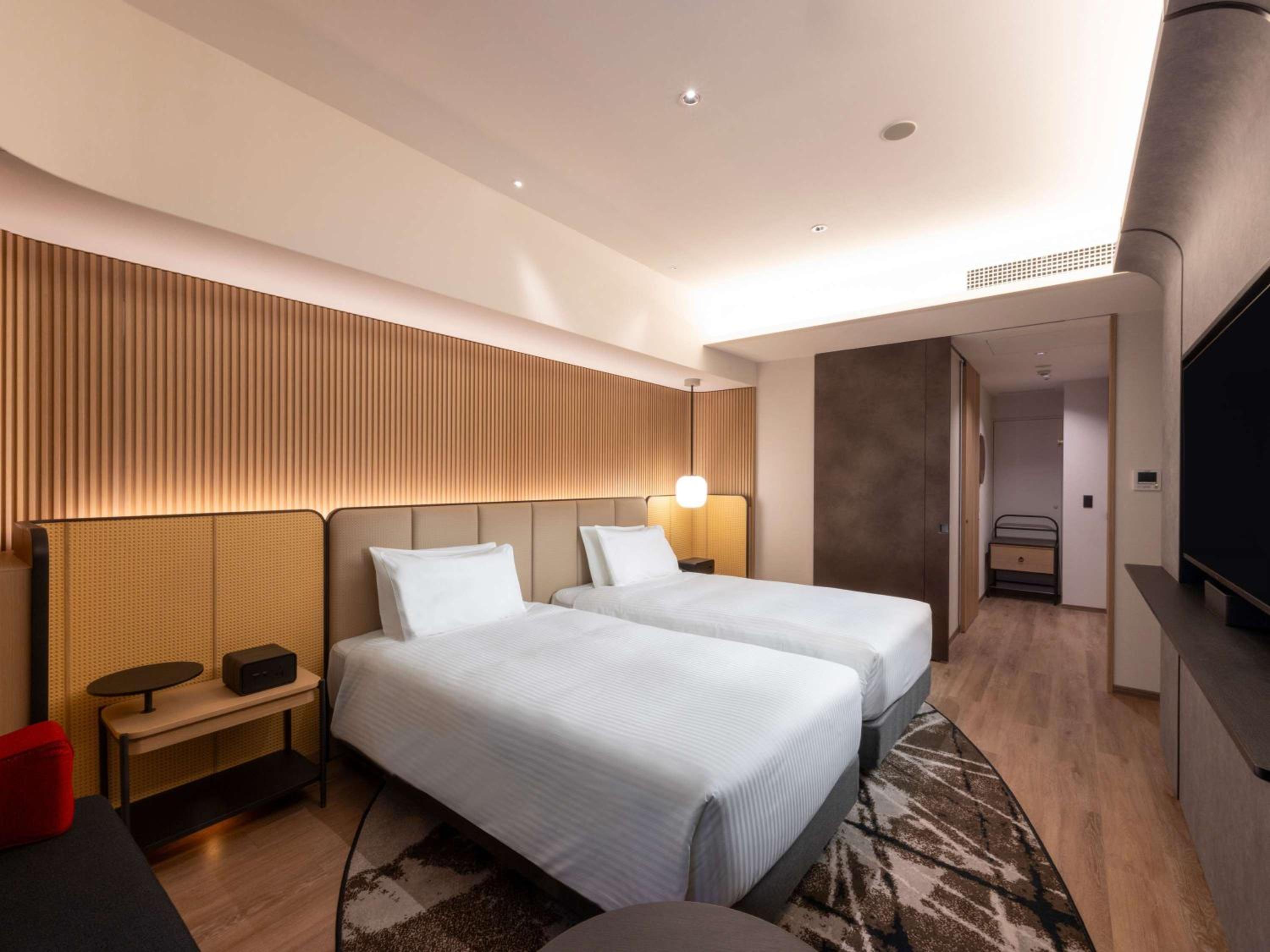 Executive Suite - Photo 1