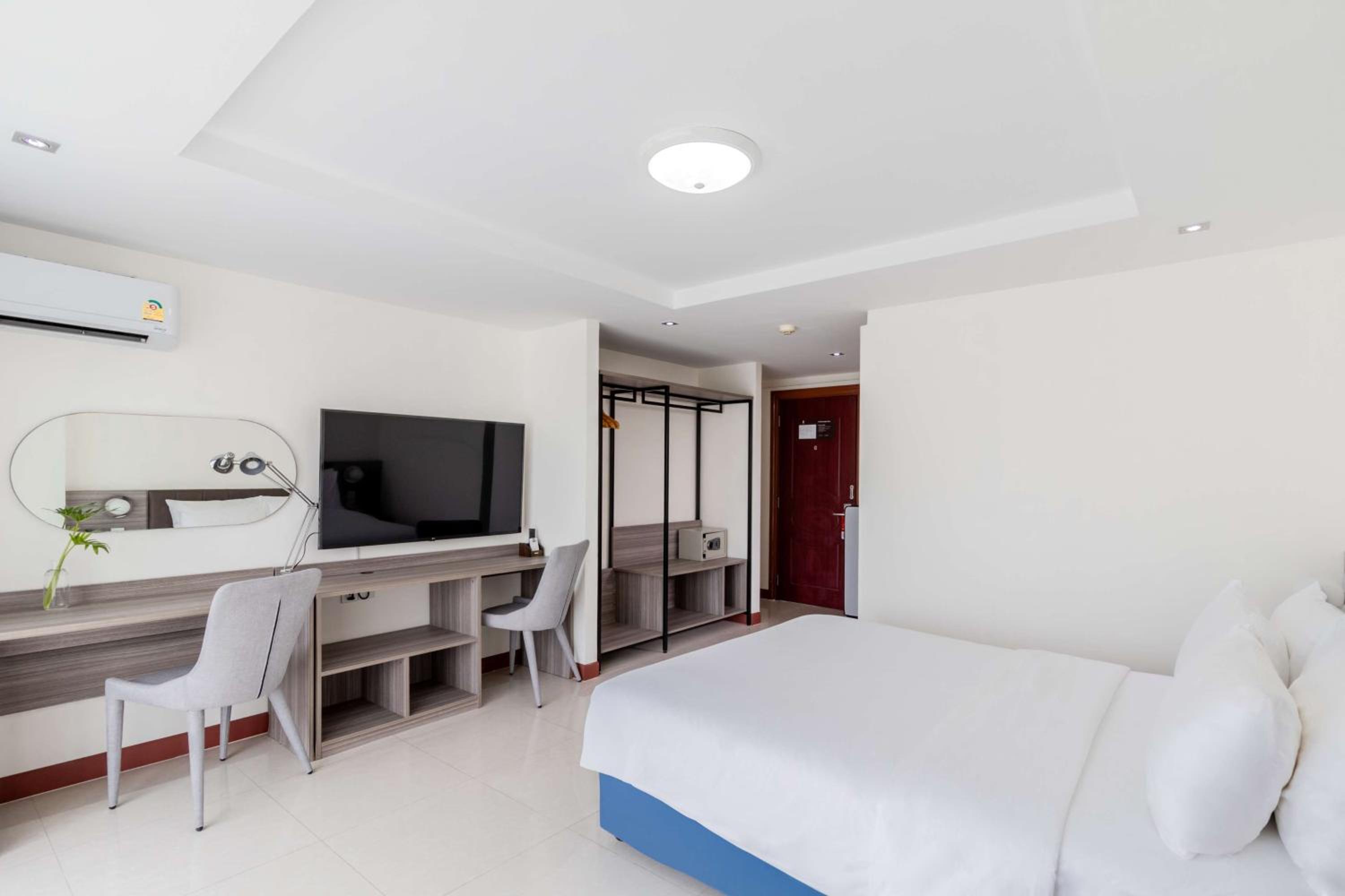 Deluxe Double Room - Non-Smoking - Photo 4