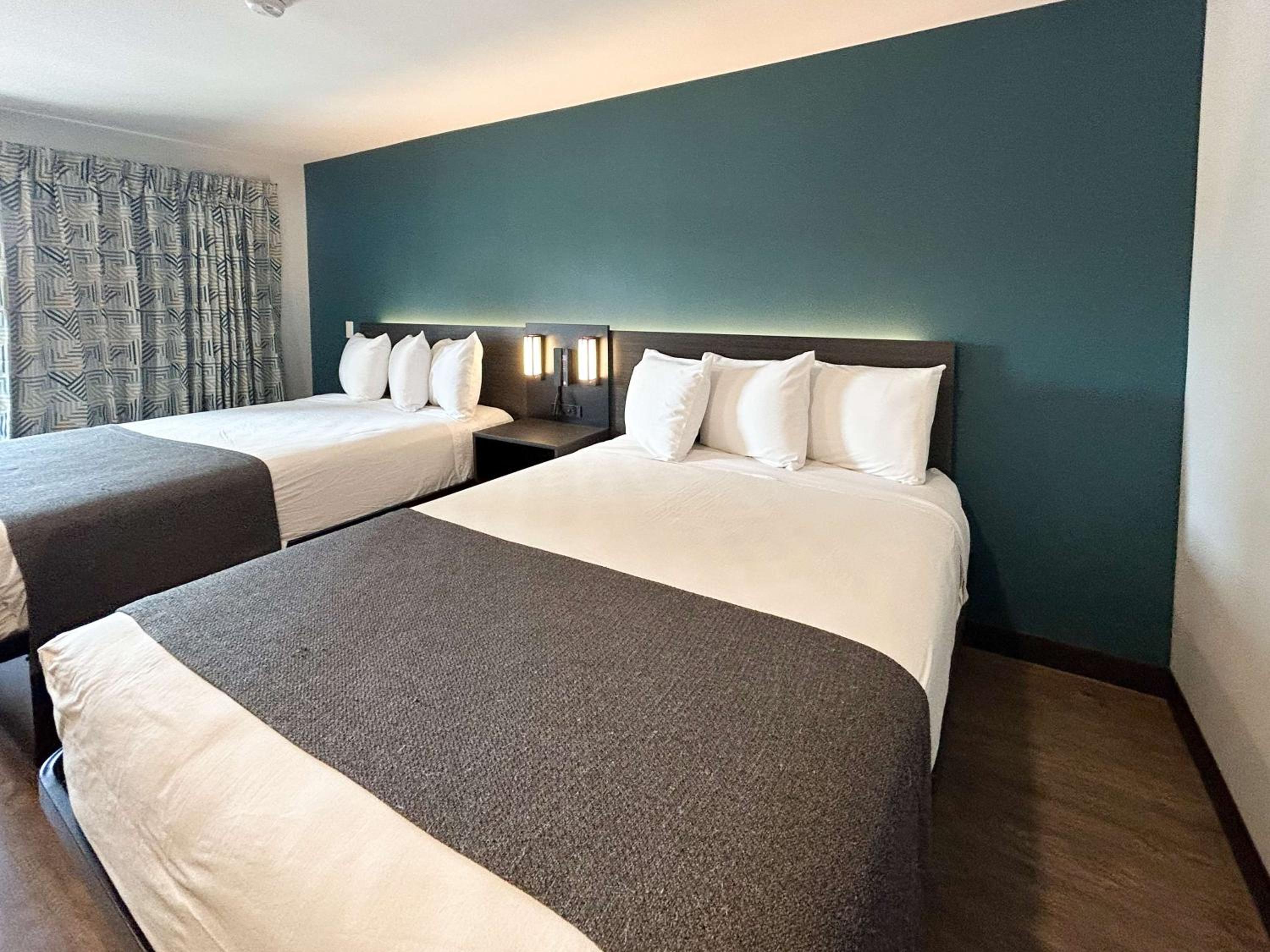 Queen Room with Two Queen Beds - Disability Access - Roll In Shower - Photo 2