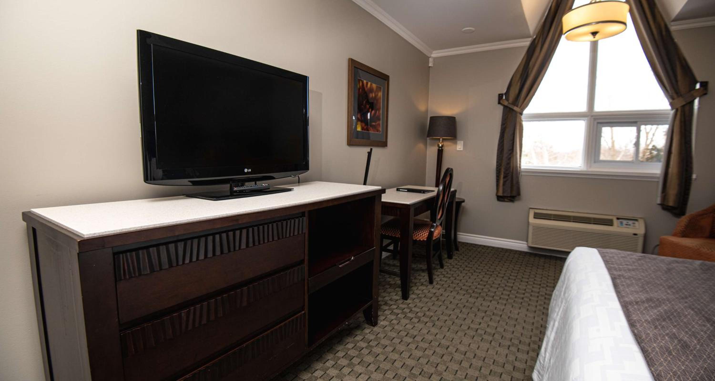 Deluxe King Room - Non-Smoking