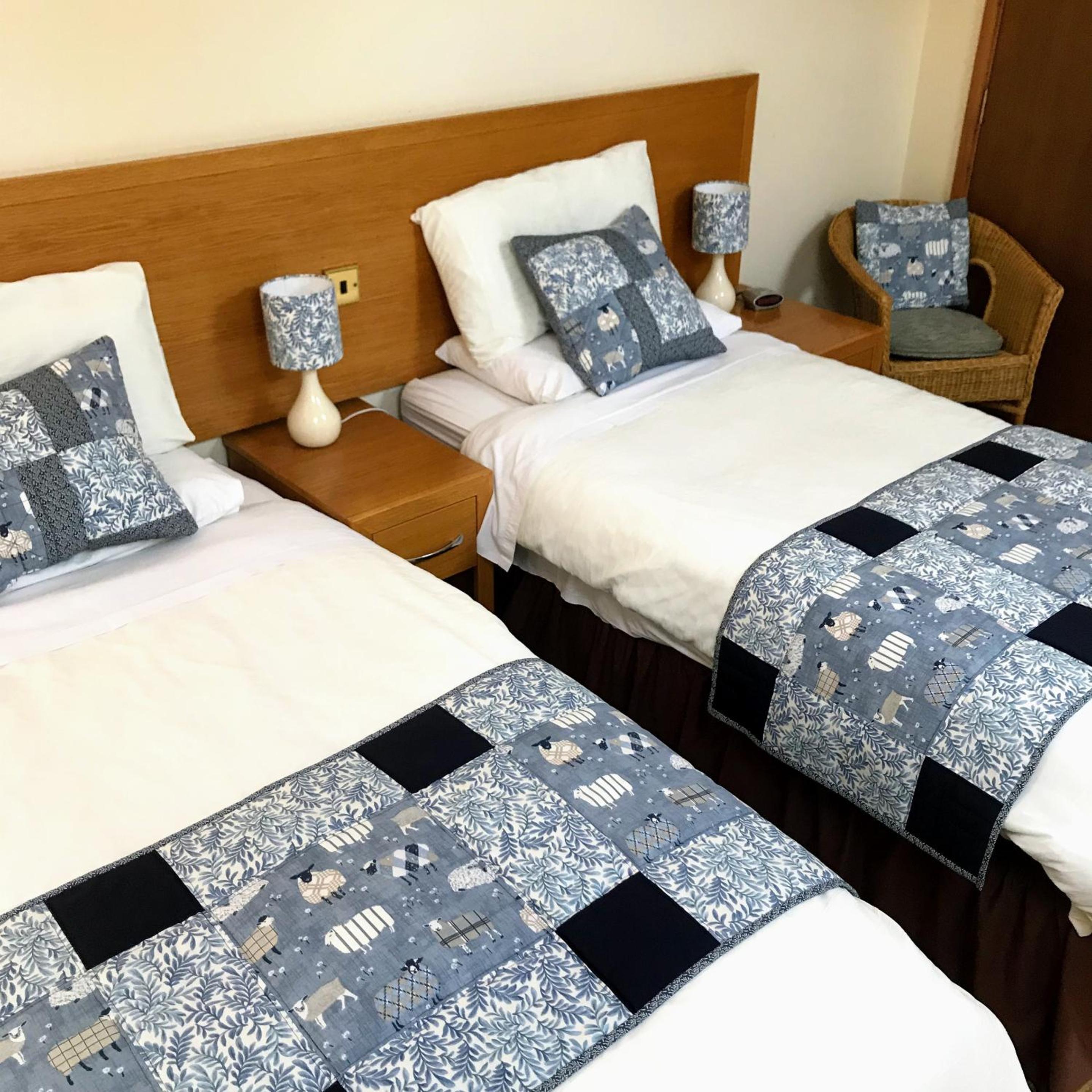 Double or Twin Room with Private Bathroom photo 3