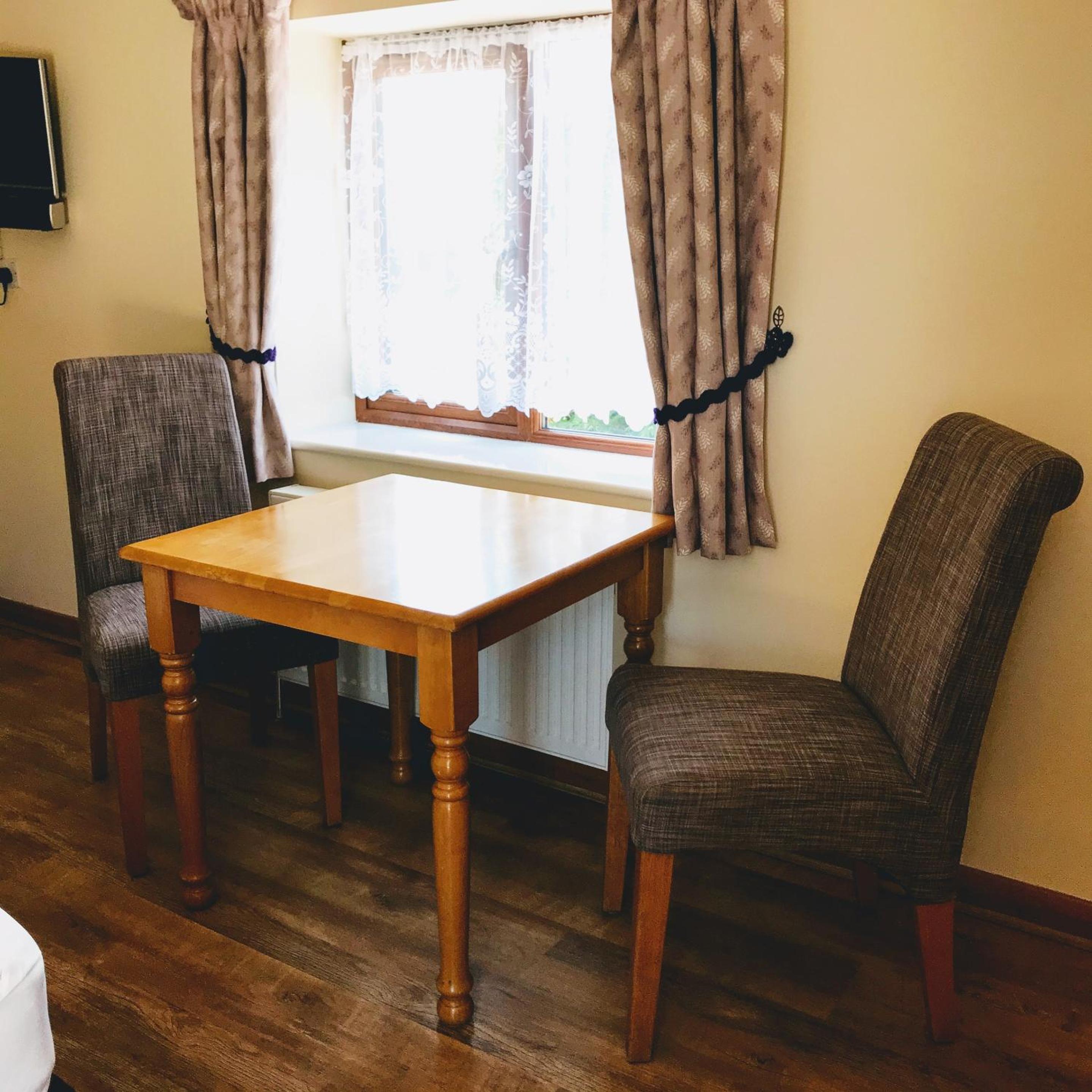 Double Room with Private Bathroom - Photo 8