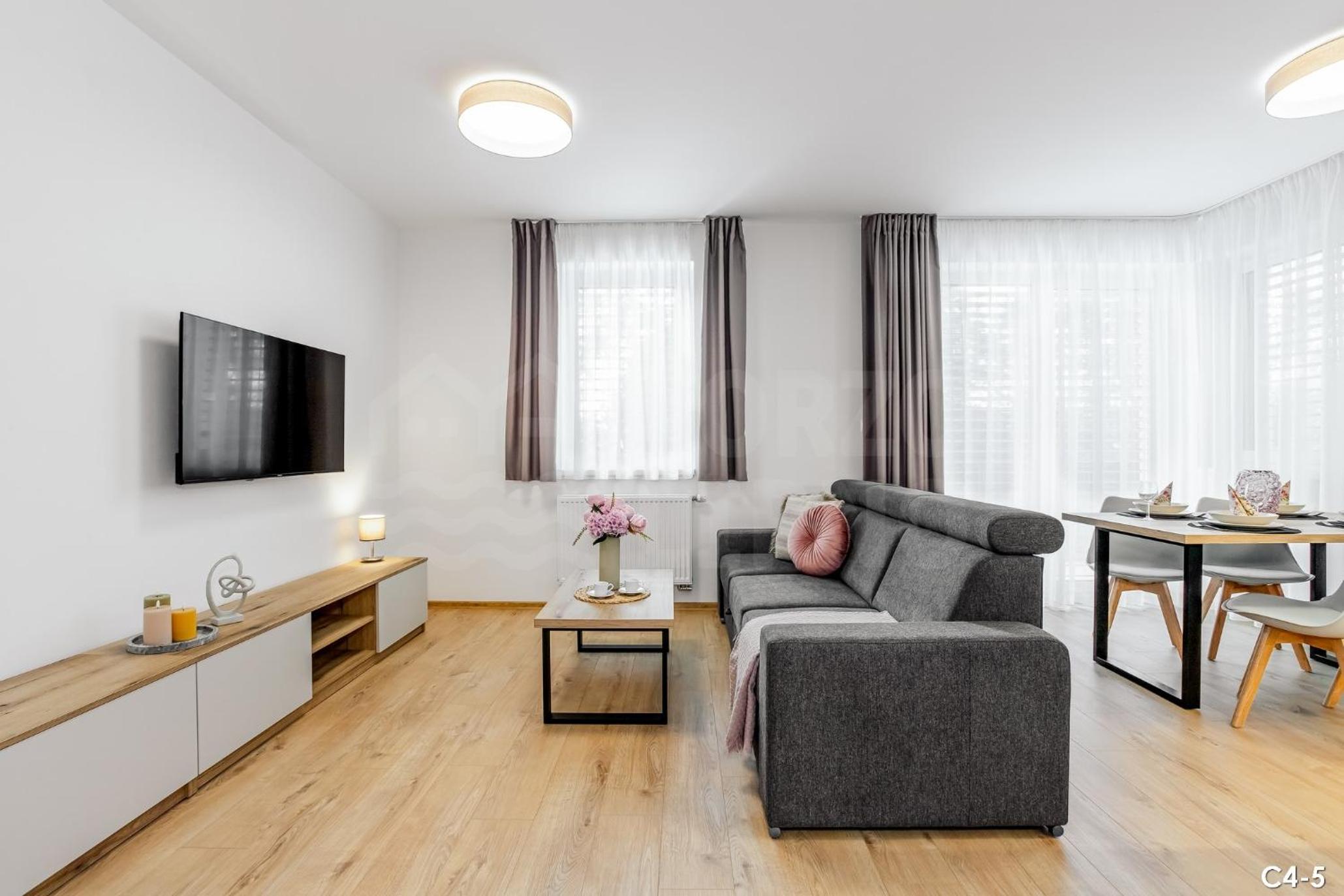One-Bedroom Apartment with Balcony