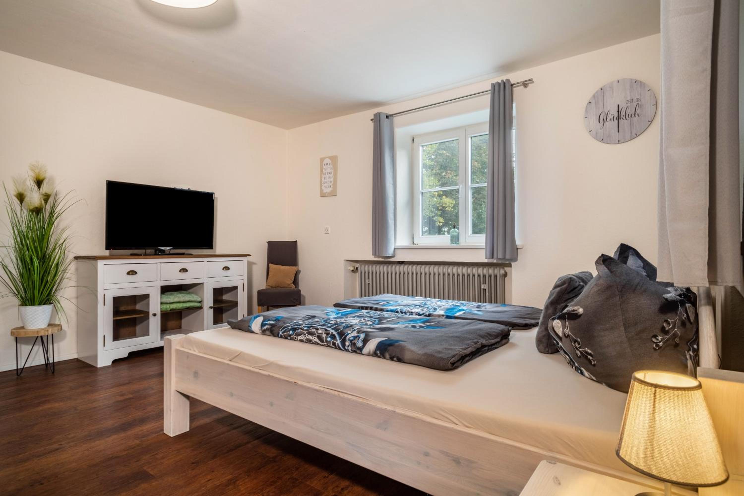 Two-Bedroom Deluxe Apartment with Balcony