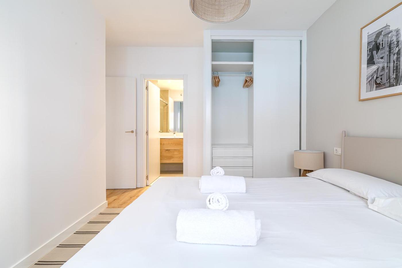 Apartamento de Dos Habitaciones con Terraza