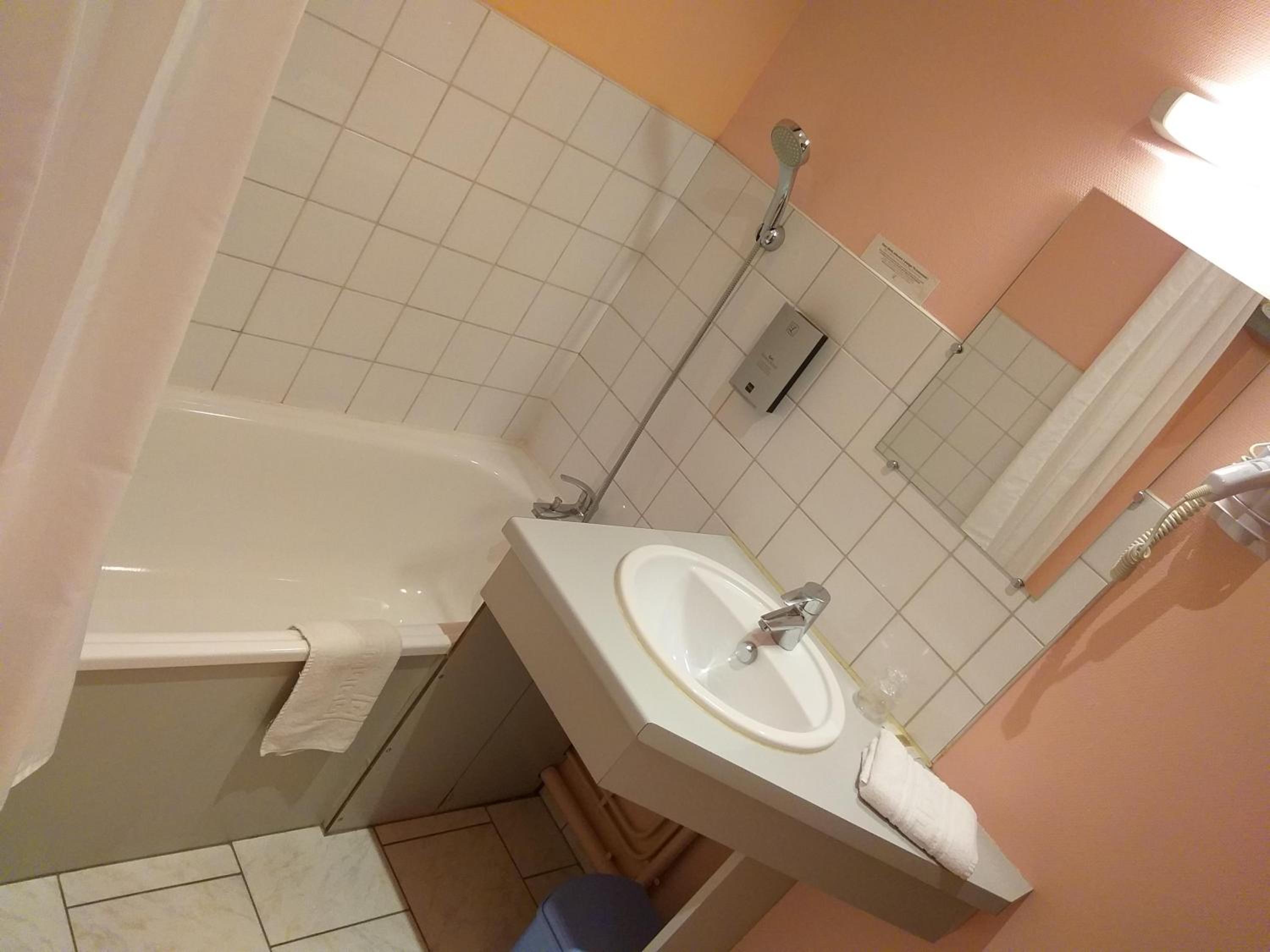 Double Room - Photo 2