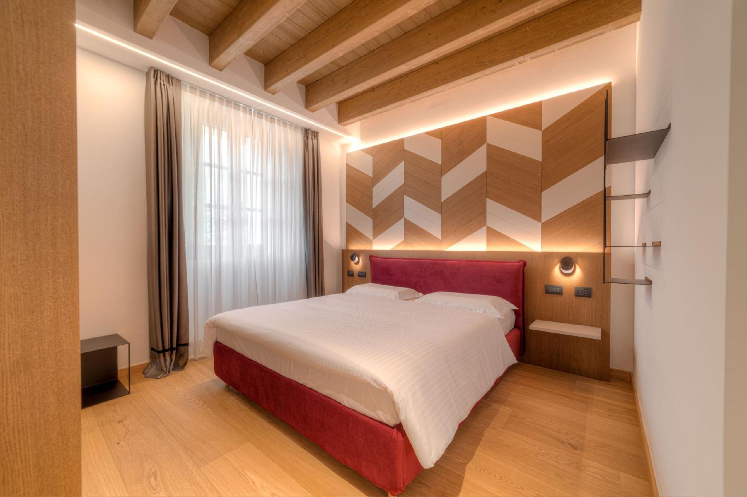 Junior Suite with Balcony photo 1