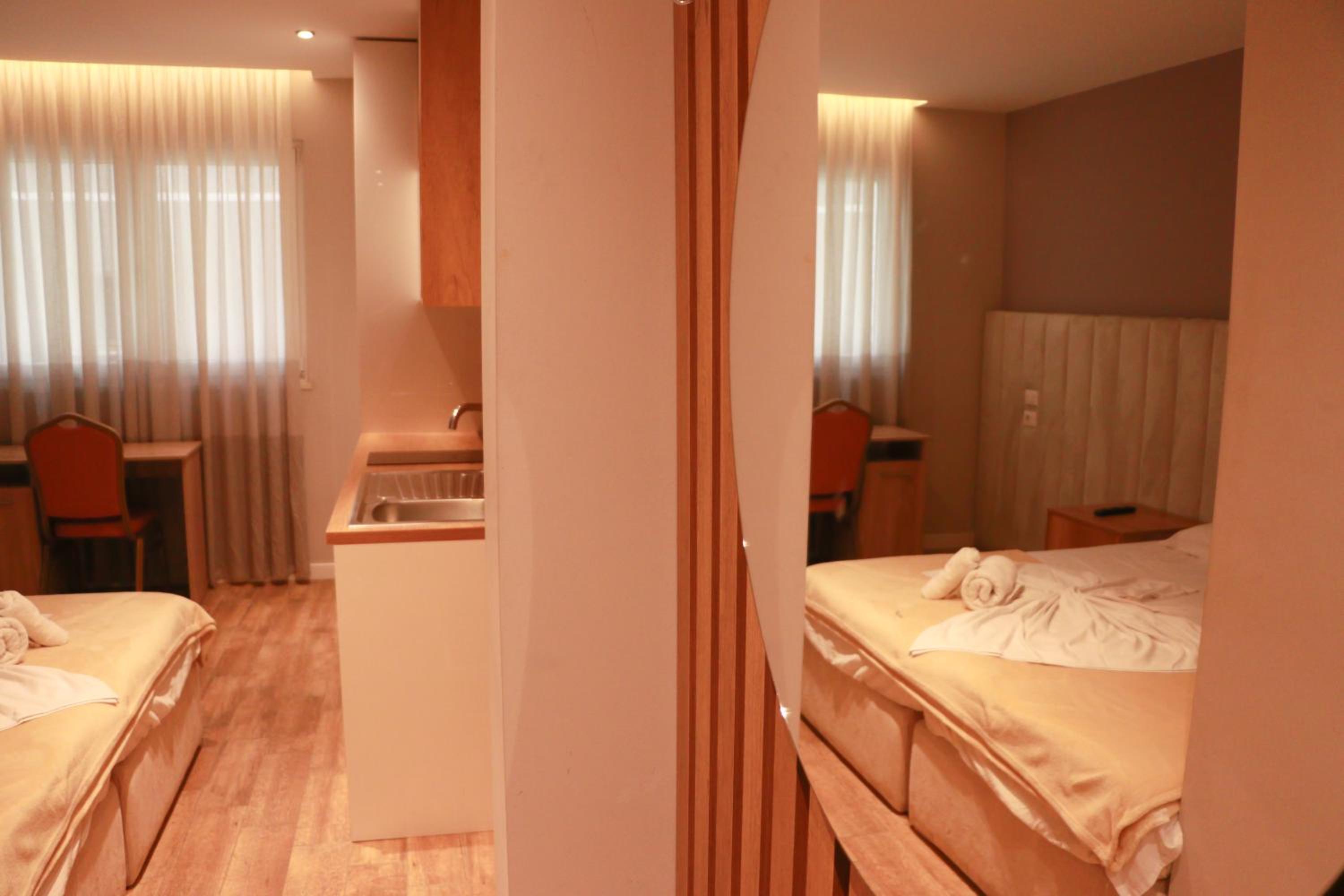 One-Bedroom Deluxe Apartment