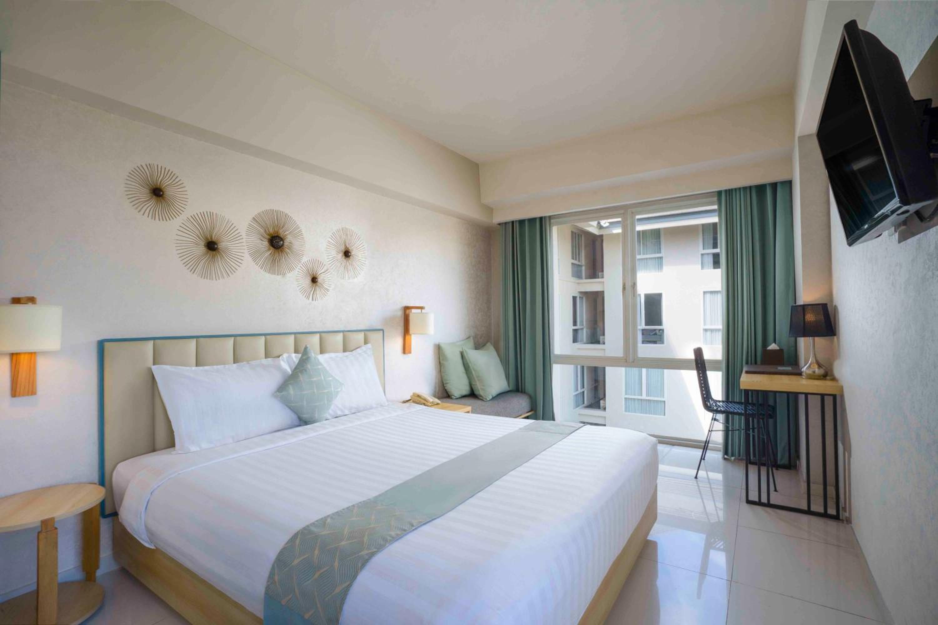 Deluxe King Room - Photo 1