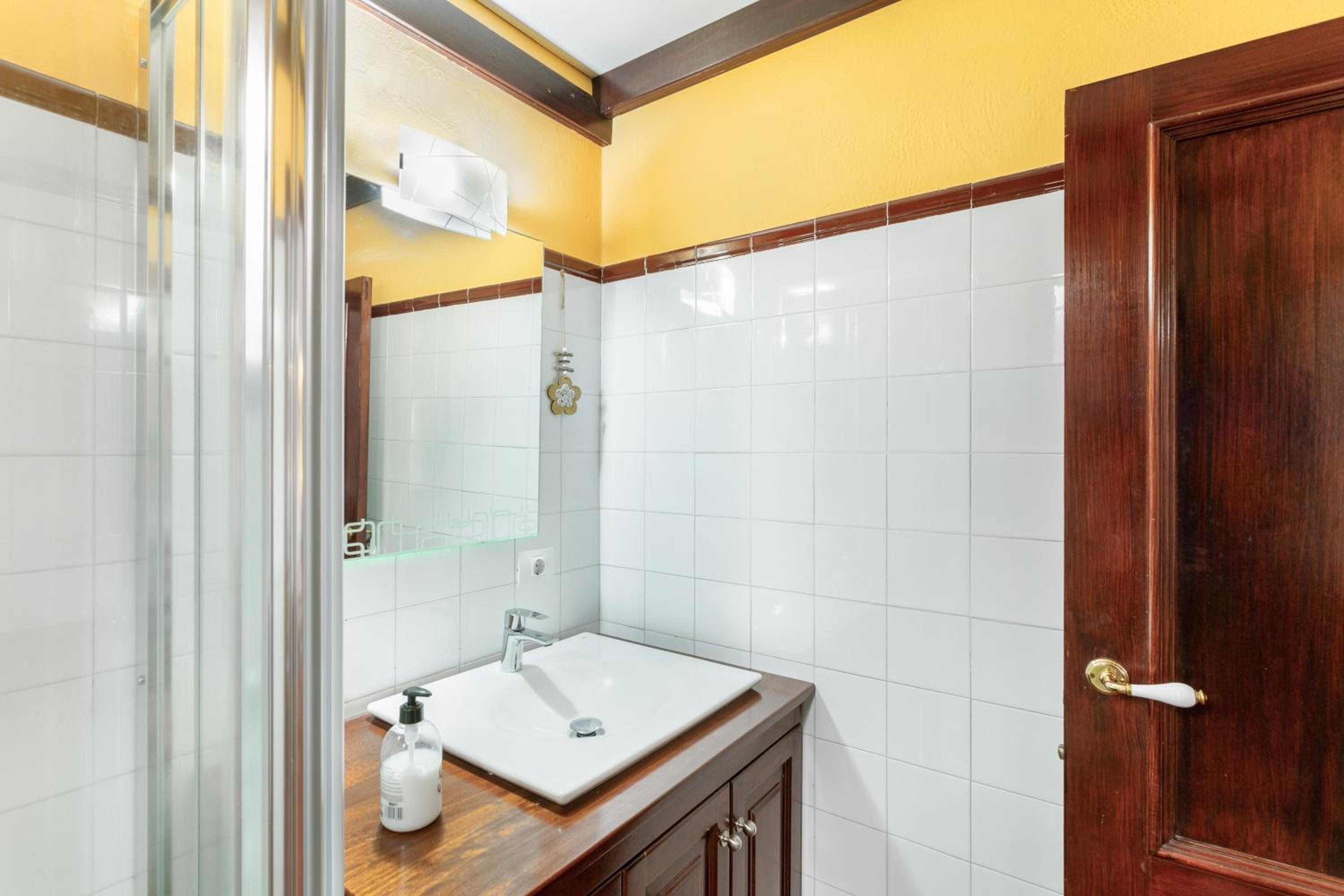 Two-Bedroom House - Photo 12