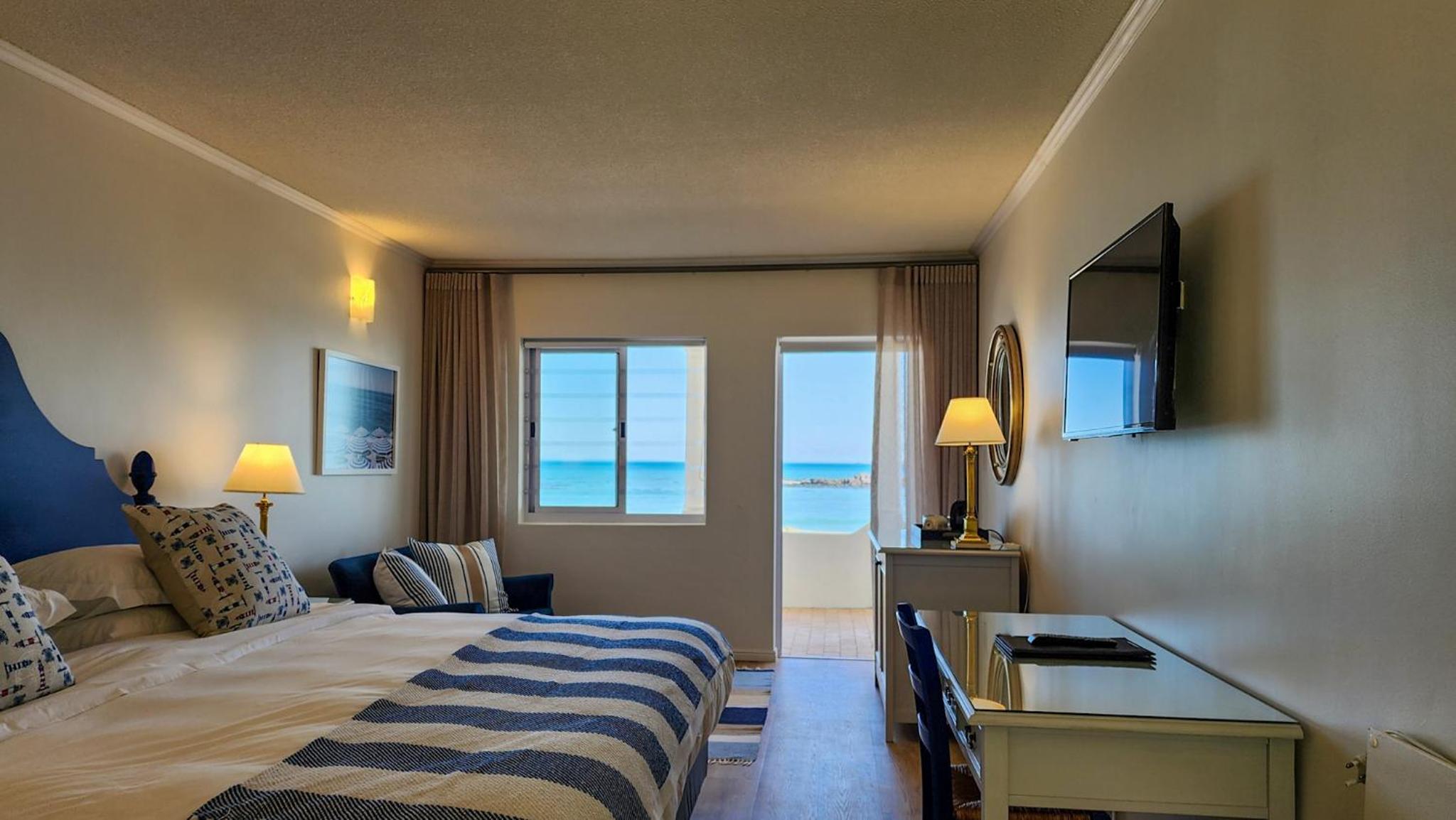 Beach and Sea Facing - Twin or Double Room - Photo 2