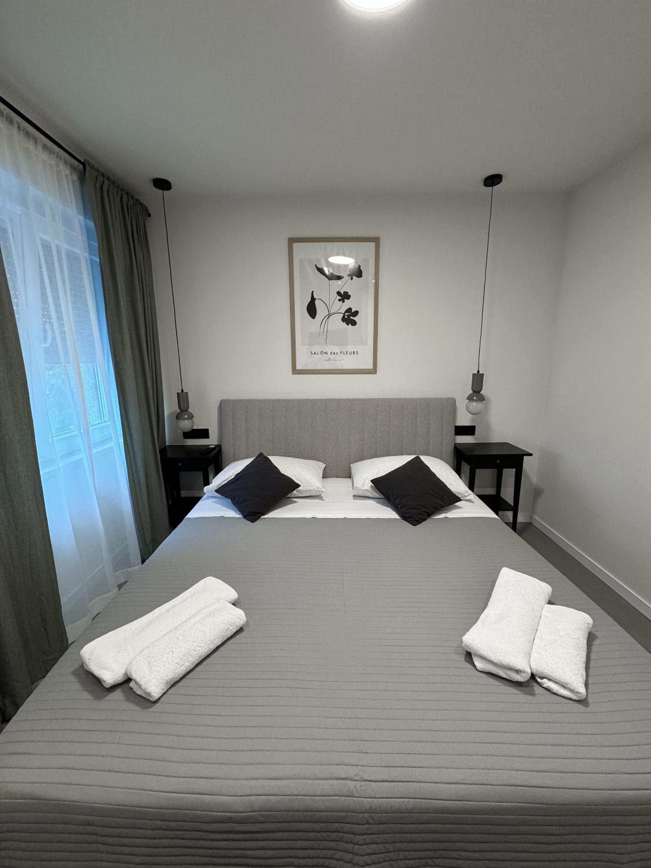 Superior One-Bedroom Apartment
