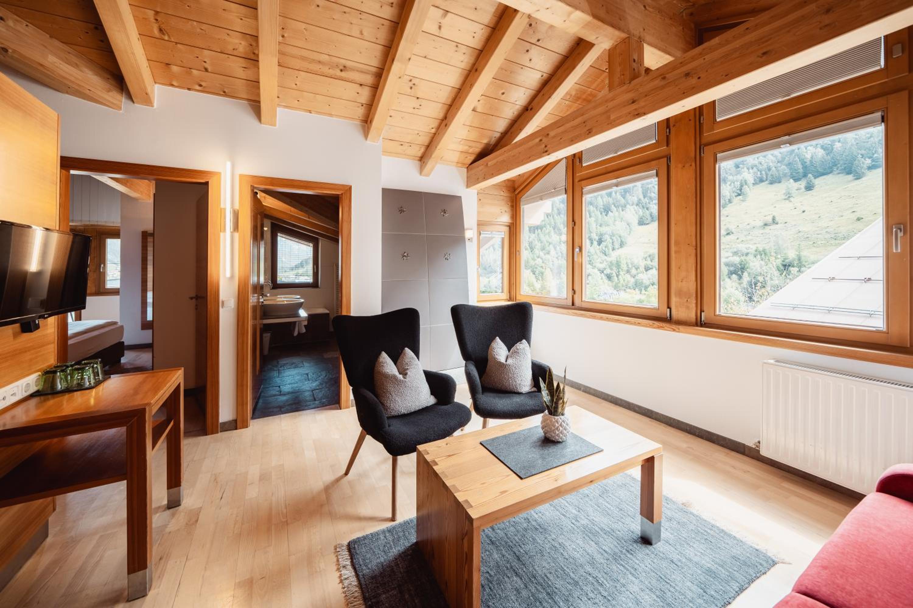 Suite with Balcony photo 3