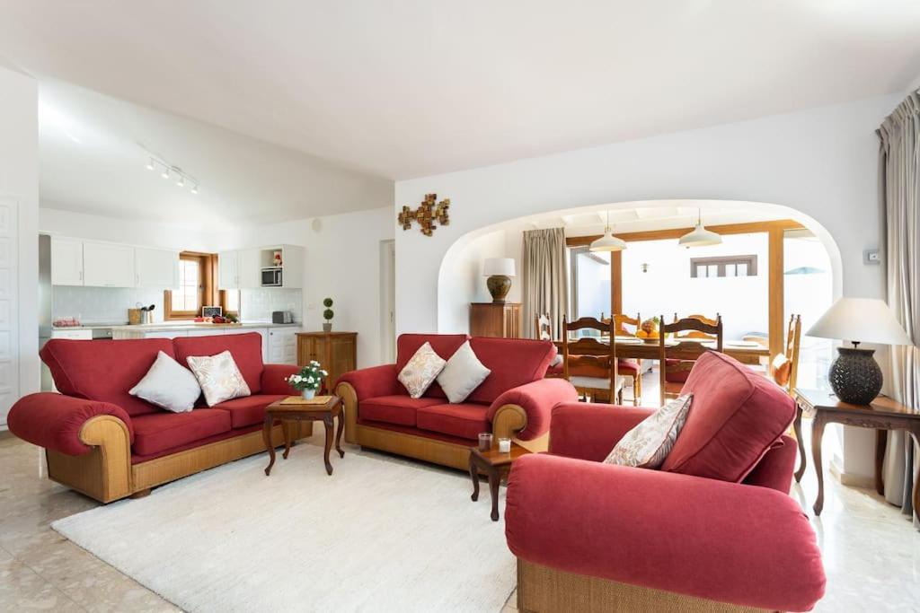 Villa photo 2