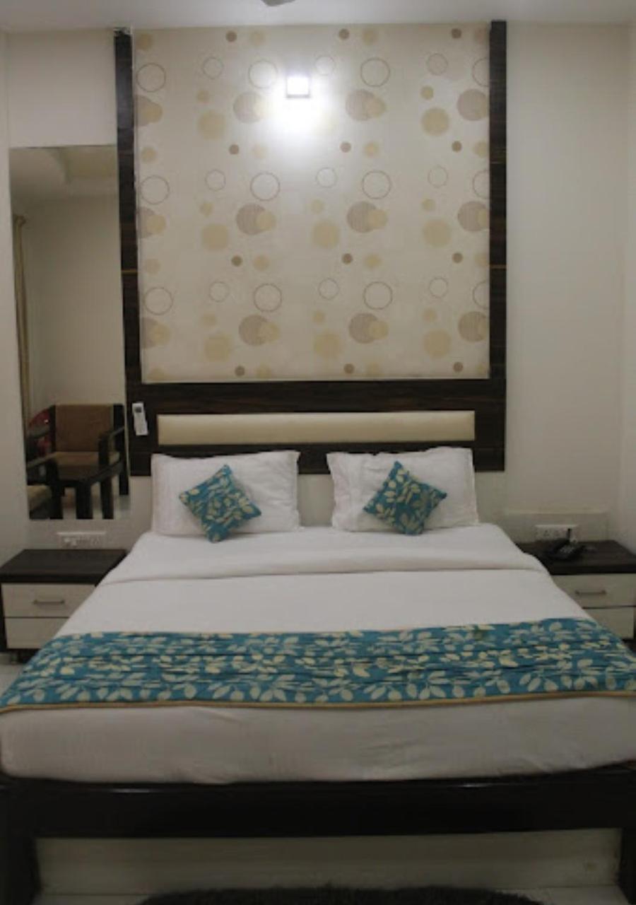 Deluxe King Room photo 1