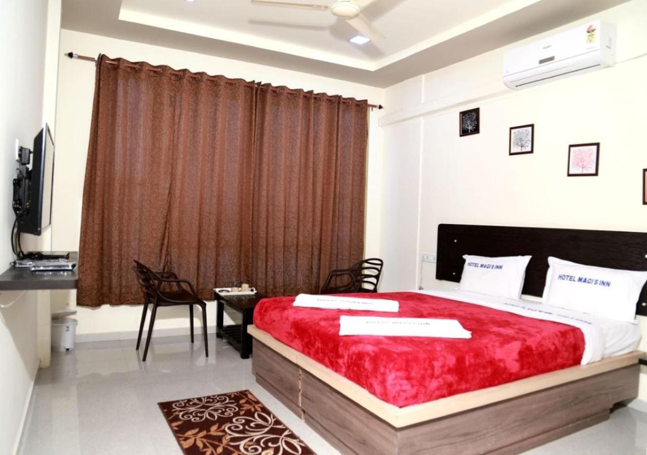 Deluxe King Room photo 2
