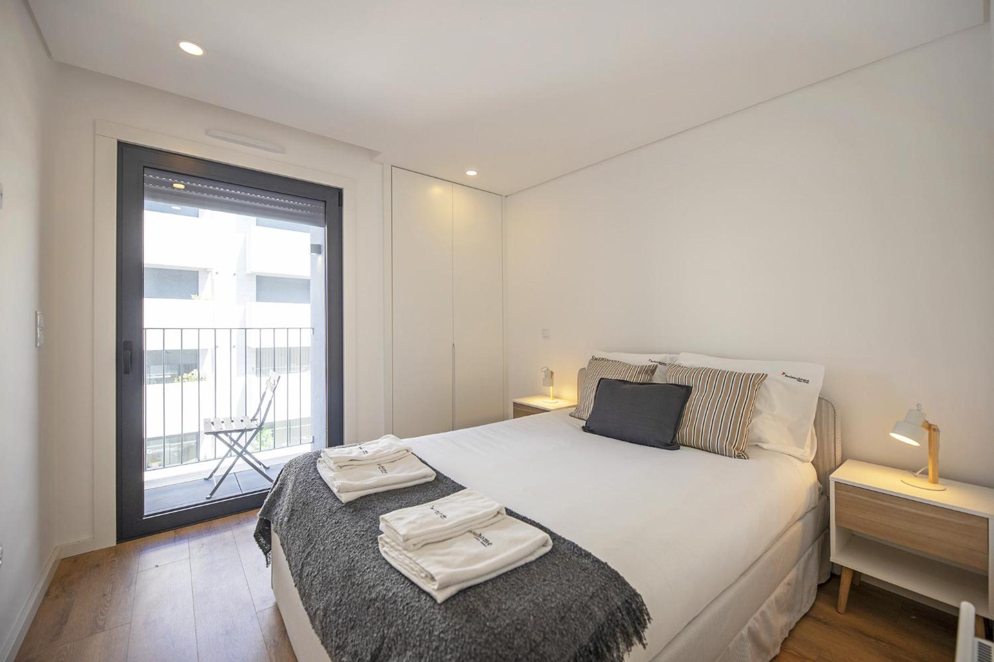 Apartment with Balcony photo 2