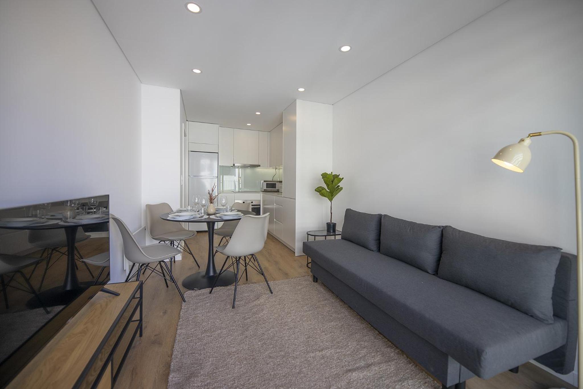 Apartment with Balcony photo 3