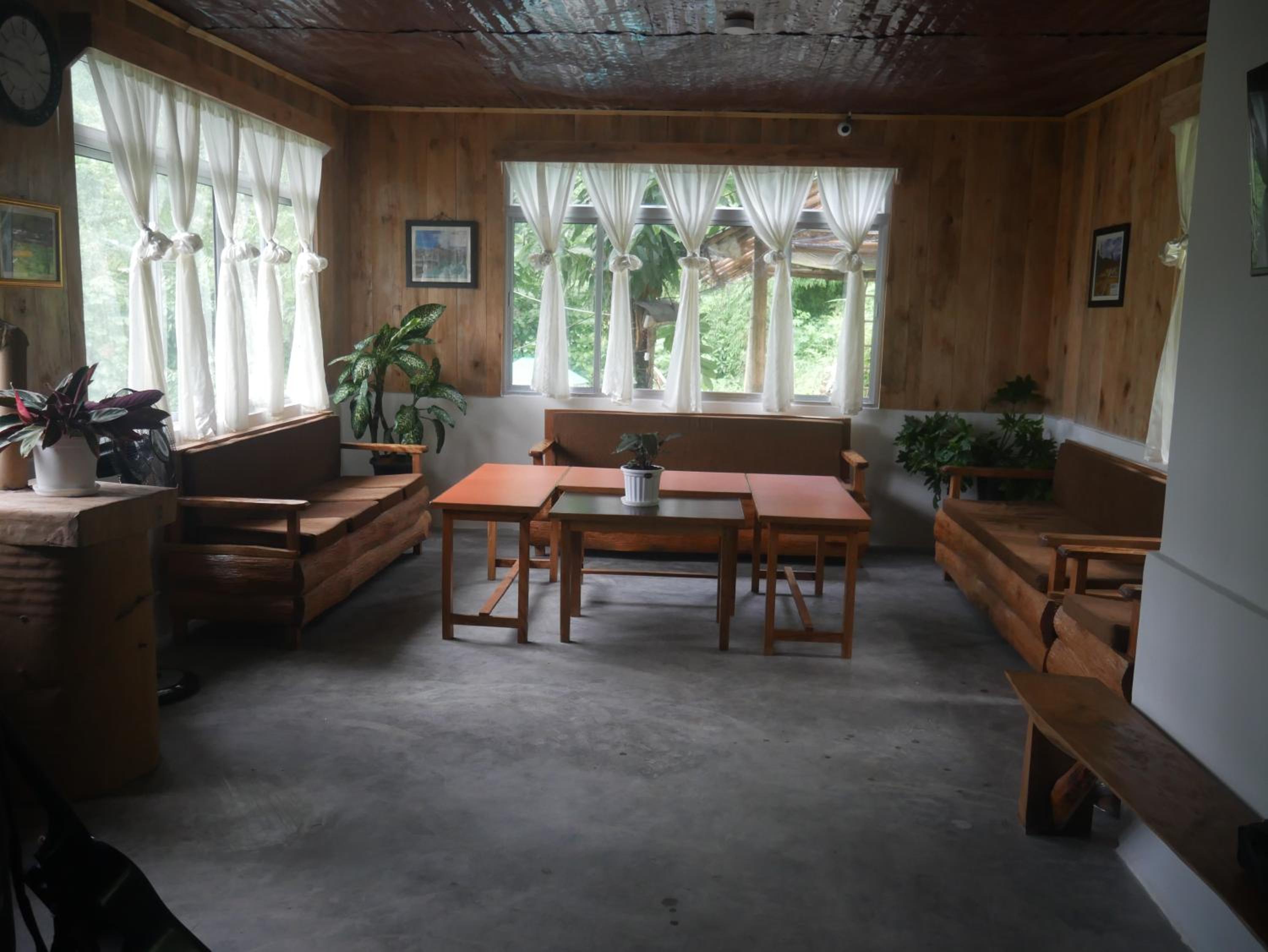 Family Room photo 3