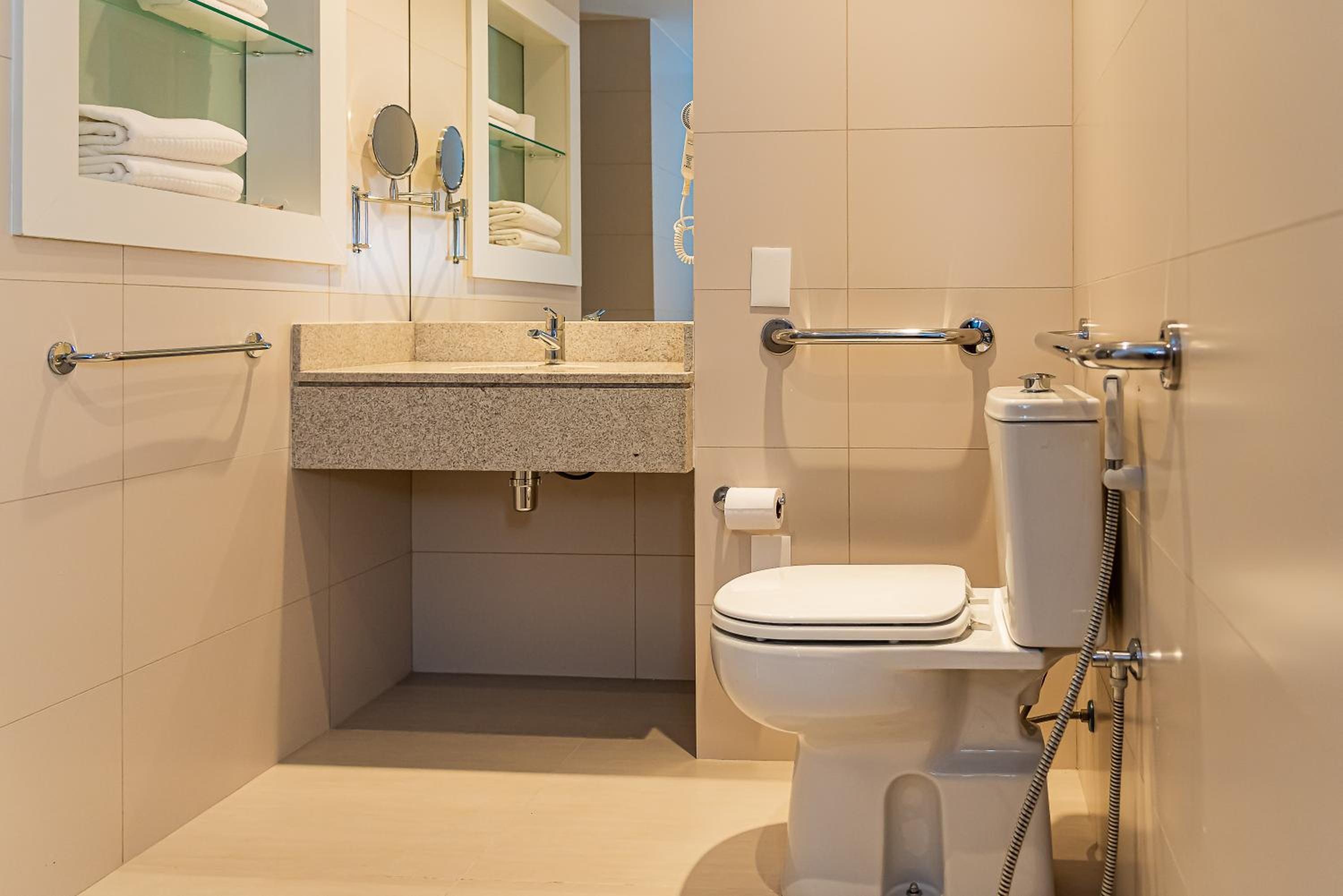 Queen Room - Disability Access photo 3