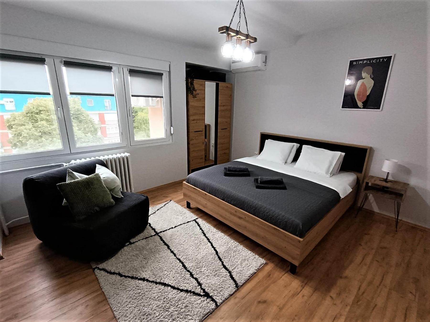 One-Bedroom Apartment with View photo 1