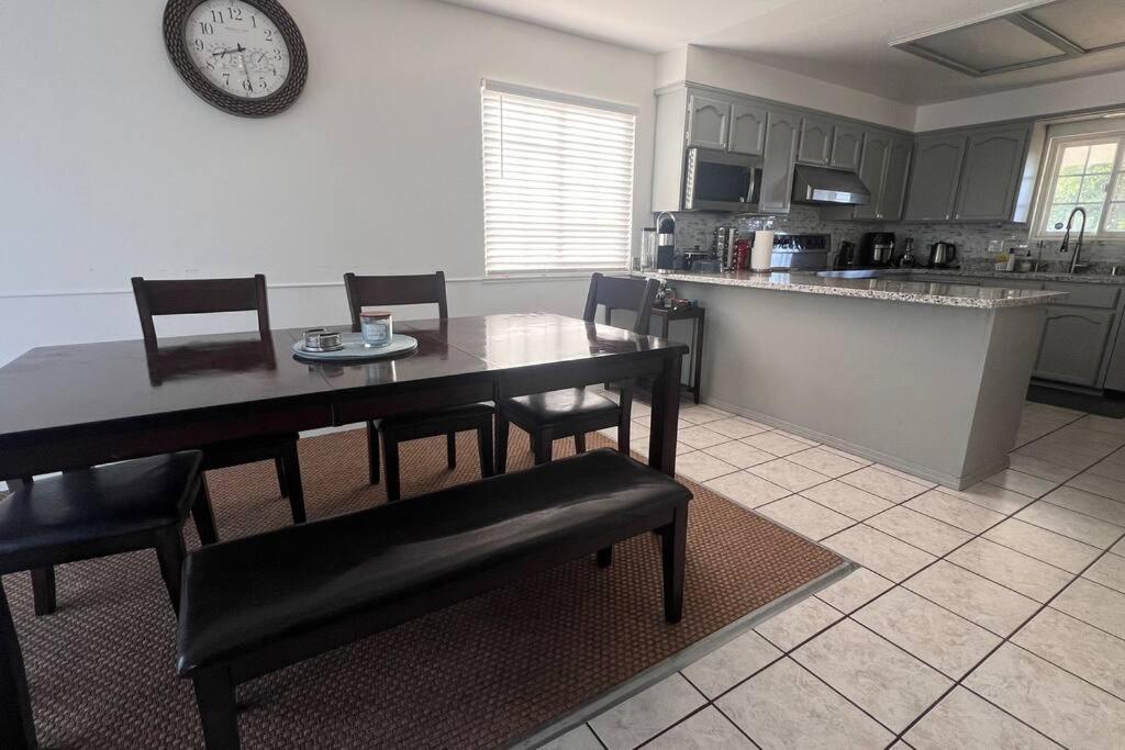 Three-Bedroom House photo 2