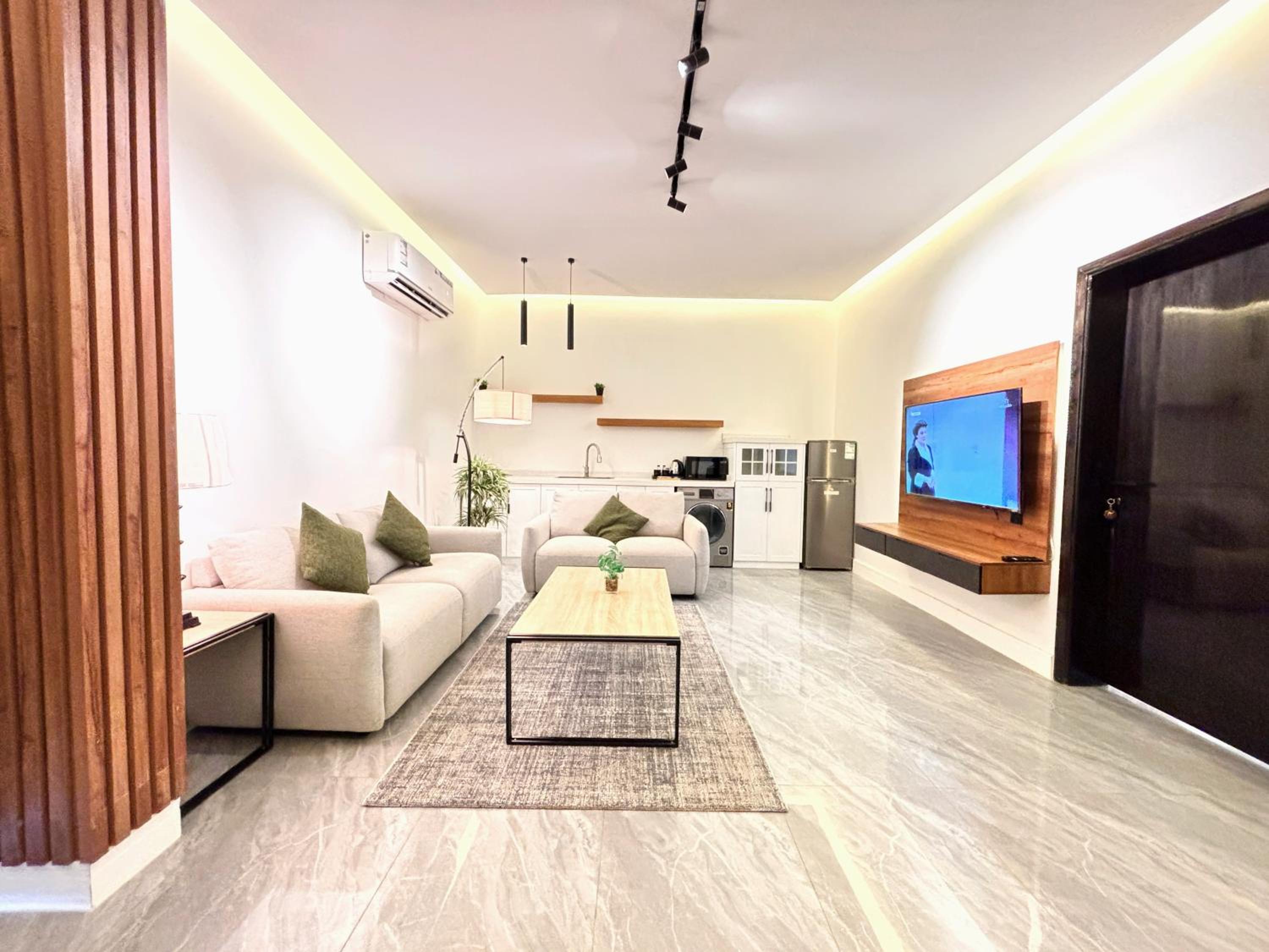 Two-Bedroom Apartment With Balcony photo 3